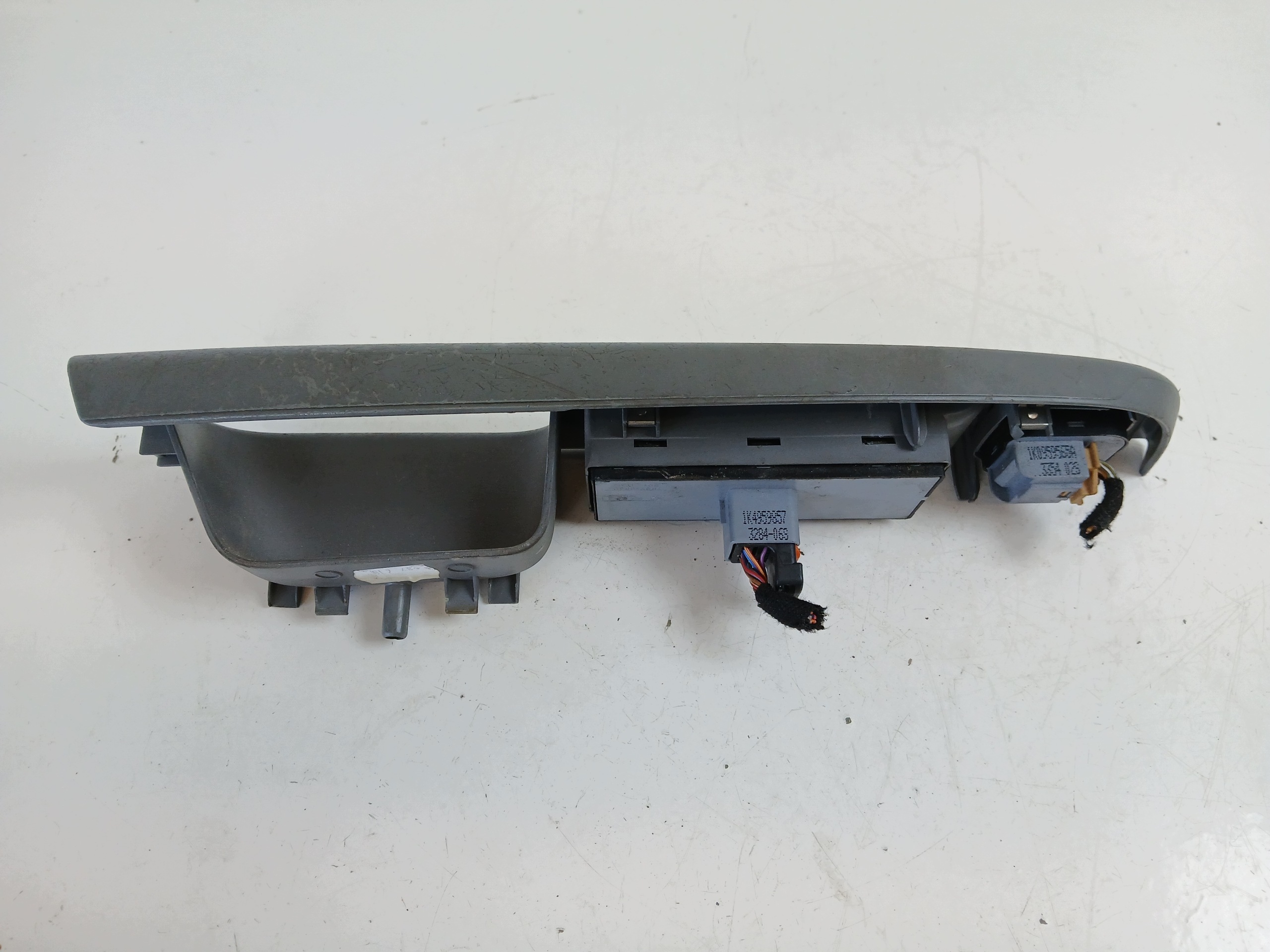 VW GOLF V PANEL okna levý předek 1K4959857