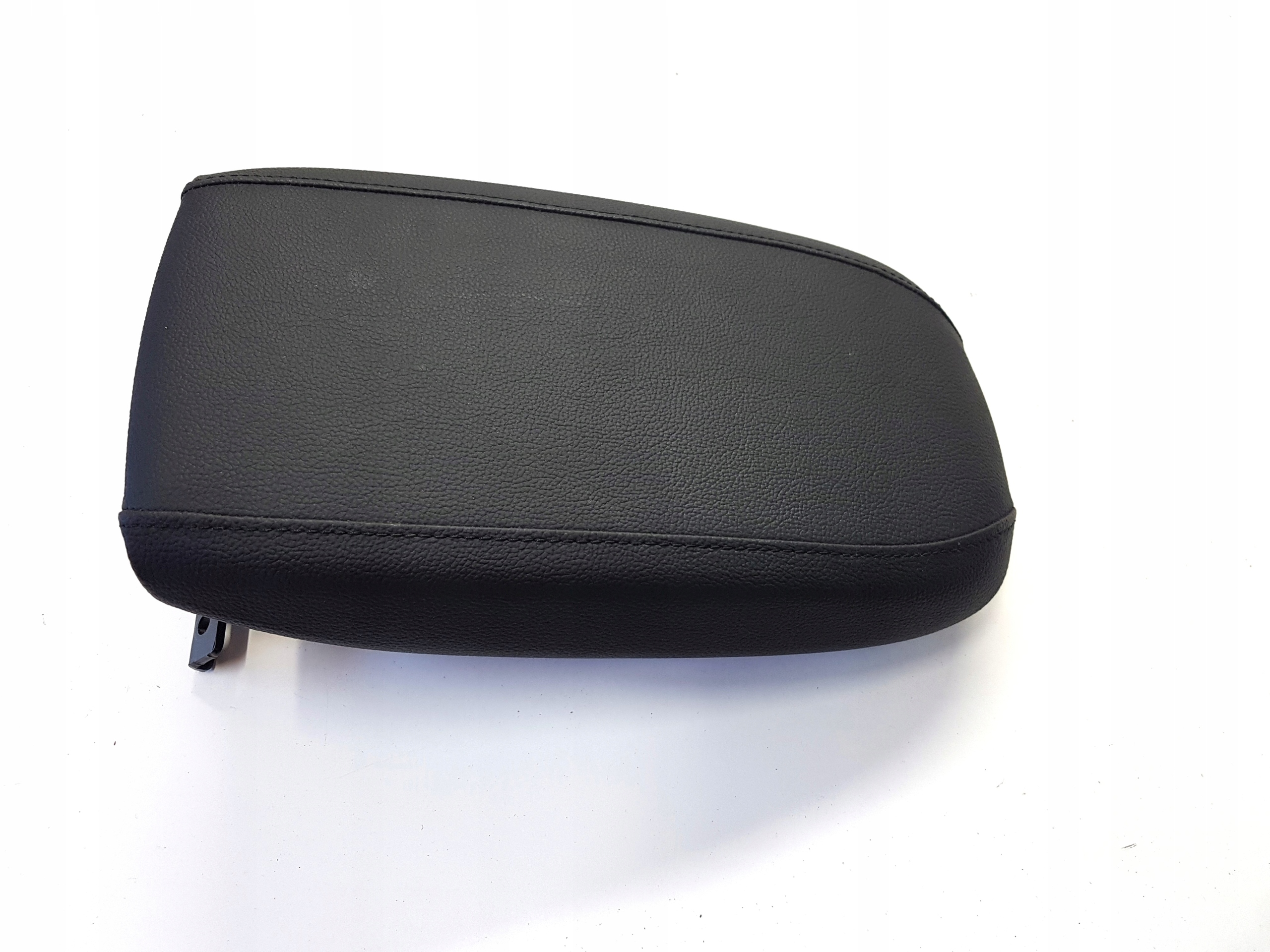 Kia XCEED x-Ceed підлокітник шкіра 22R.