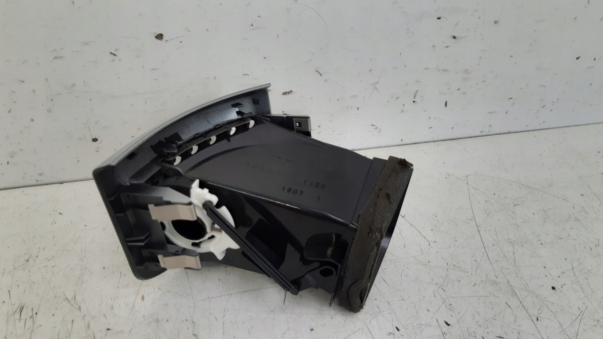 grid air conditioning devices right 5J0819702E Skoda Roomster