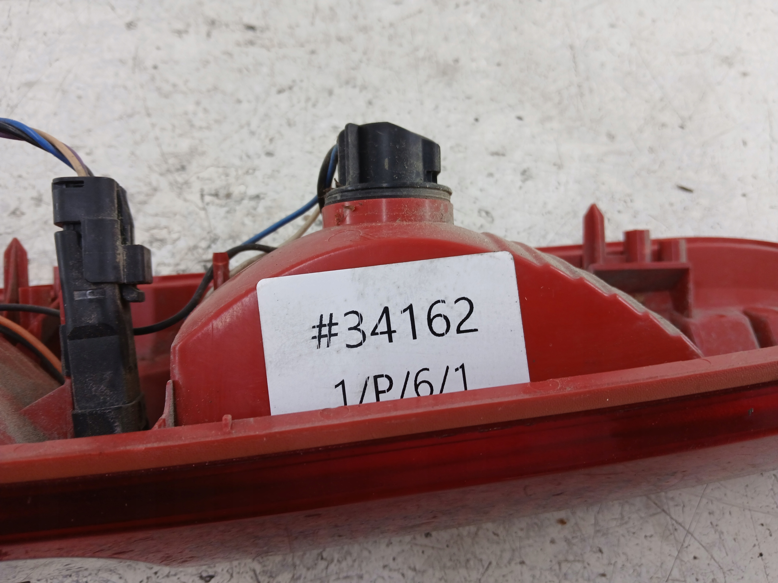 RENAULT TRAFIC II LIFT light right rear part