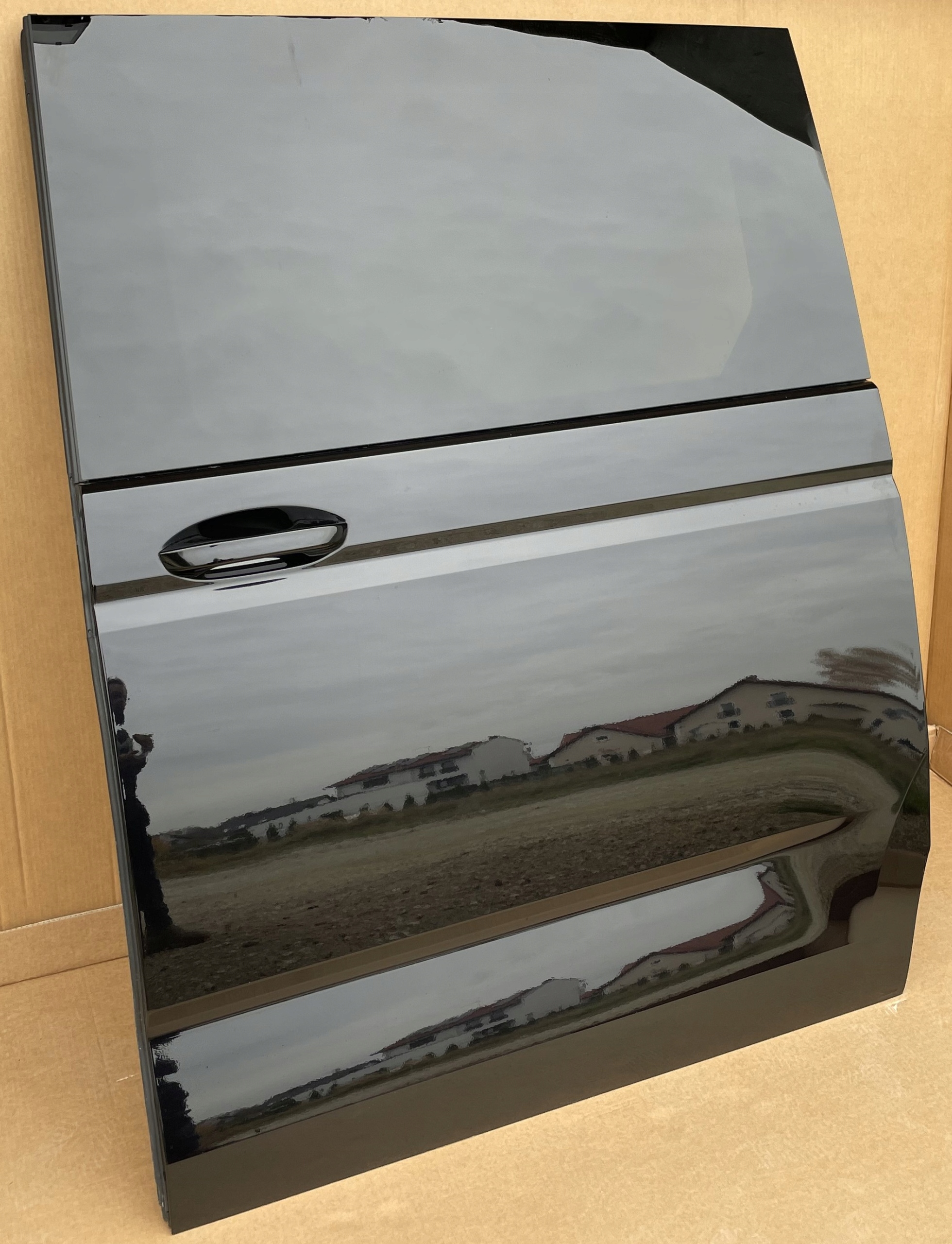 door VW T7 MULTIVAN 2023- W colour LC9X as new complete original right