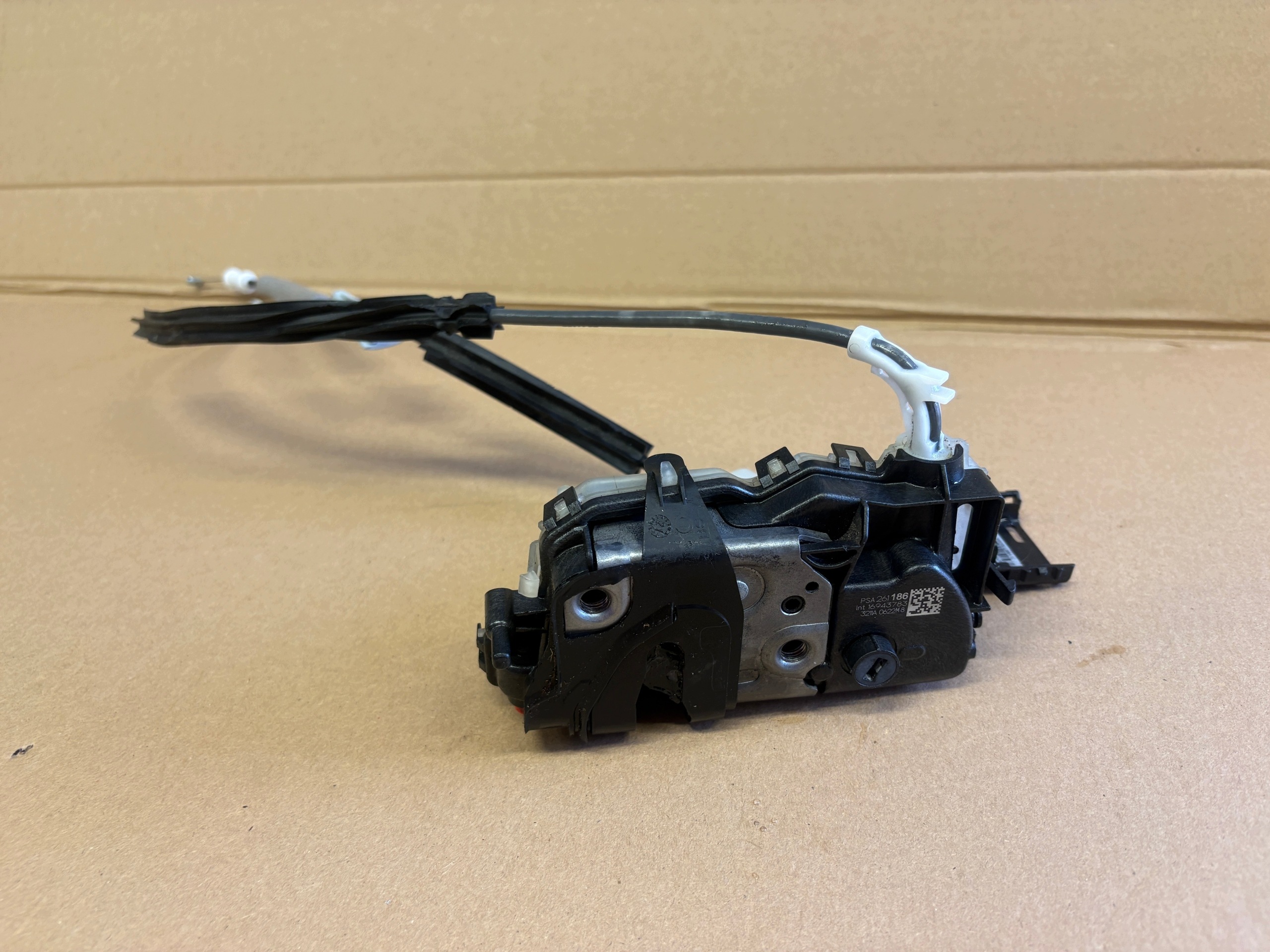 CITROEN DS3 lock door right front 16943783 6 PIN EU