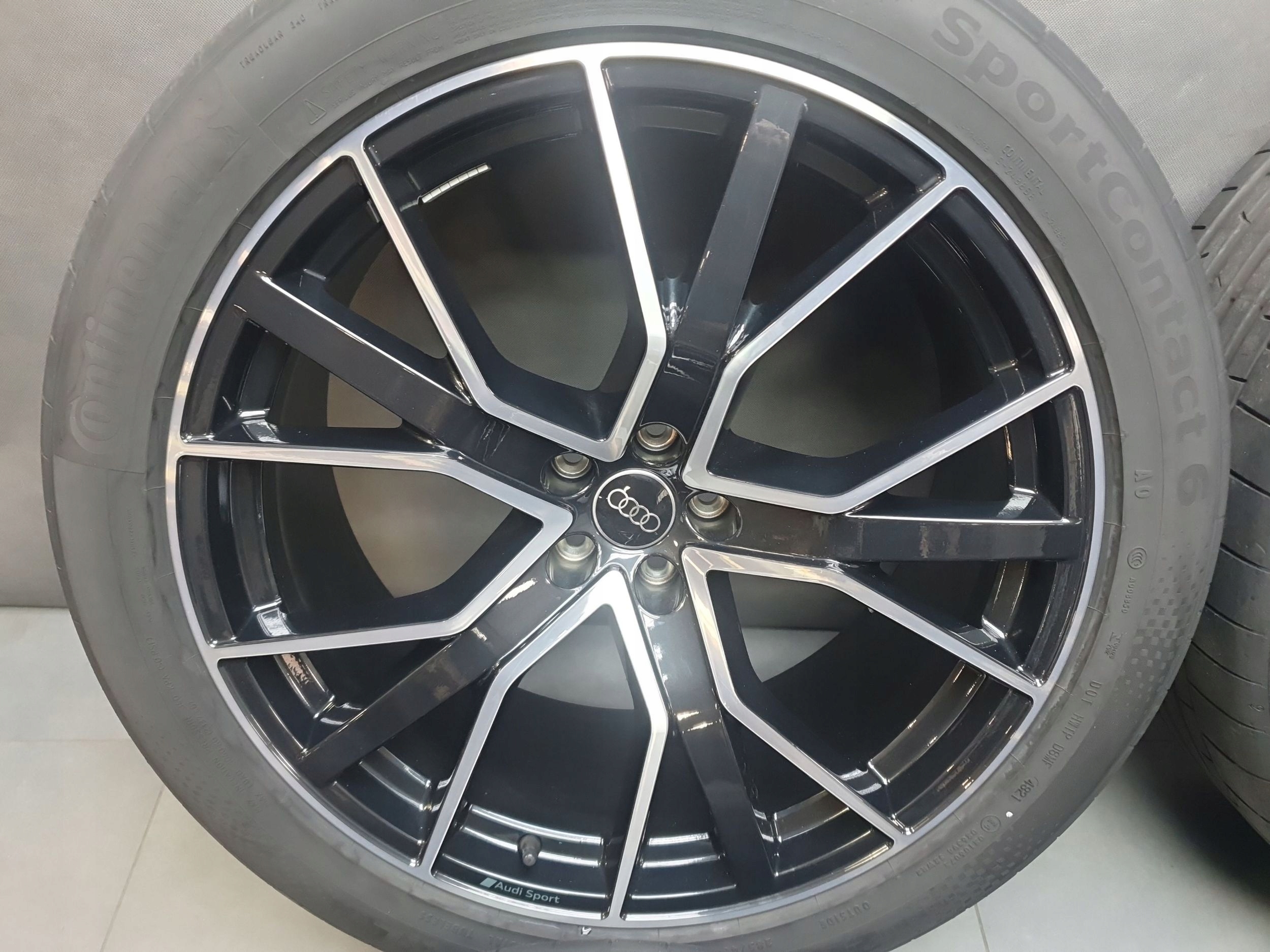 Audi Q8 wheels disc 22" 285/40 continental 4M8601025Q et21