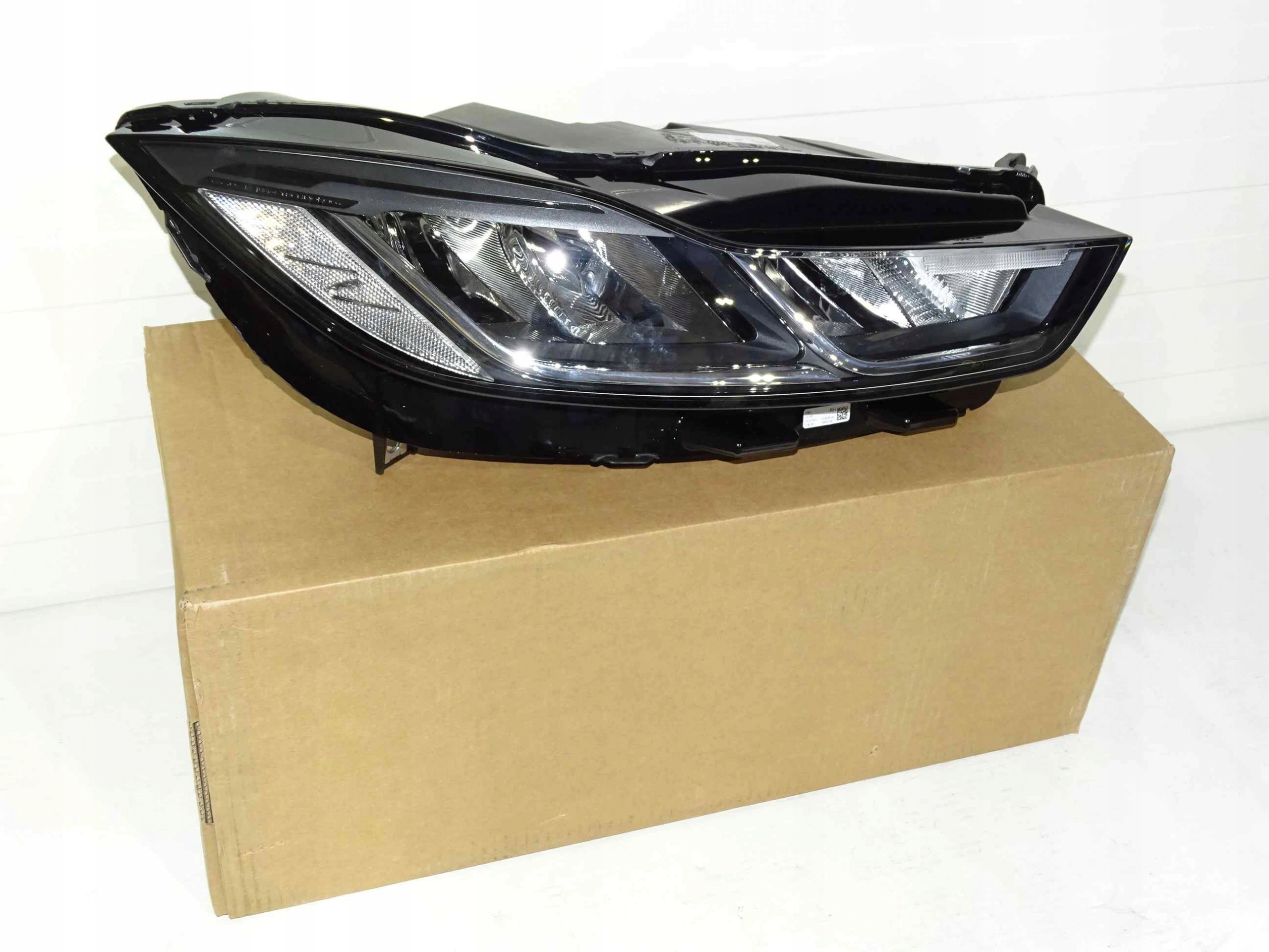 NOWA lampa headlamp LED LHD RH JAGUAR I-PACE 2018- Strona zabudowy prawa