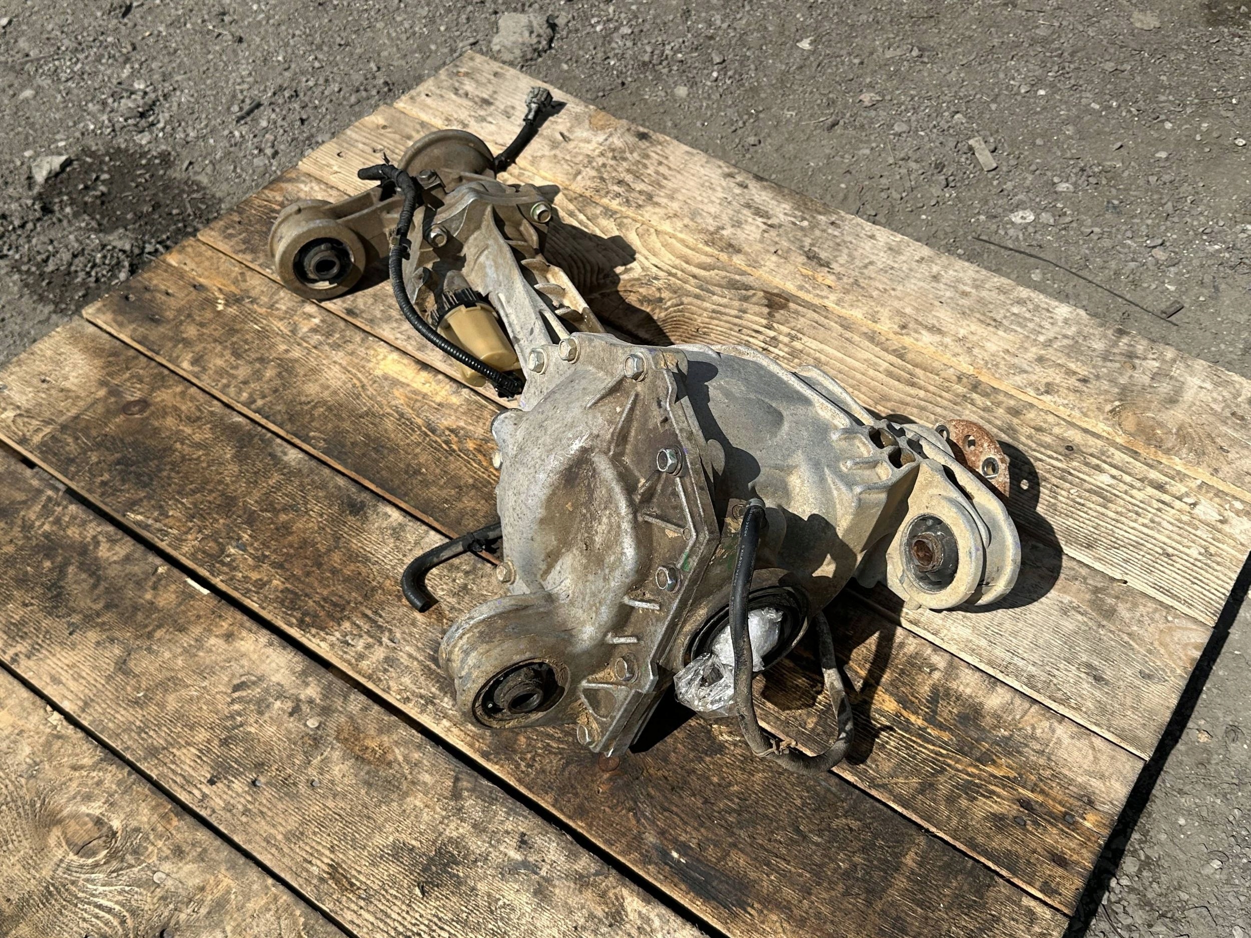 differential differential reduktor front front Nissan Titan 5.6 V8 2016+