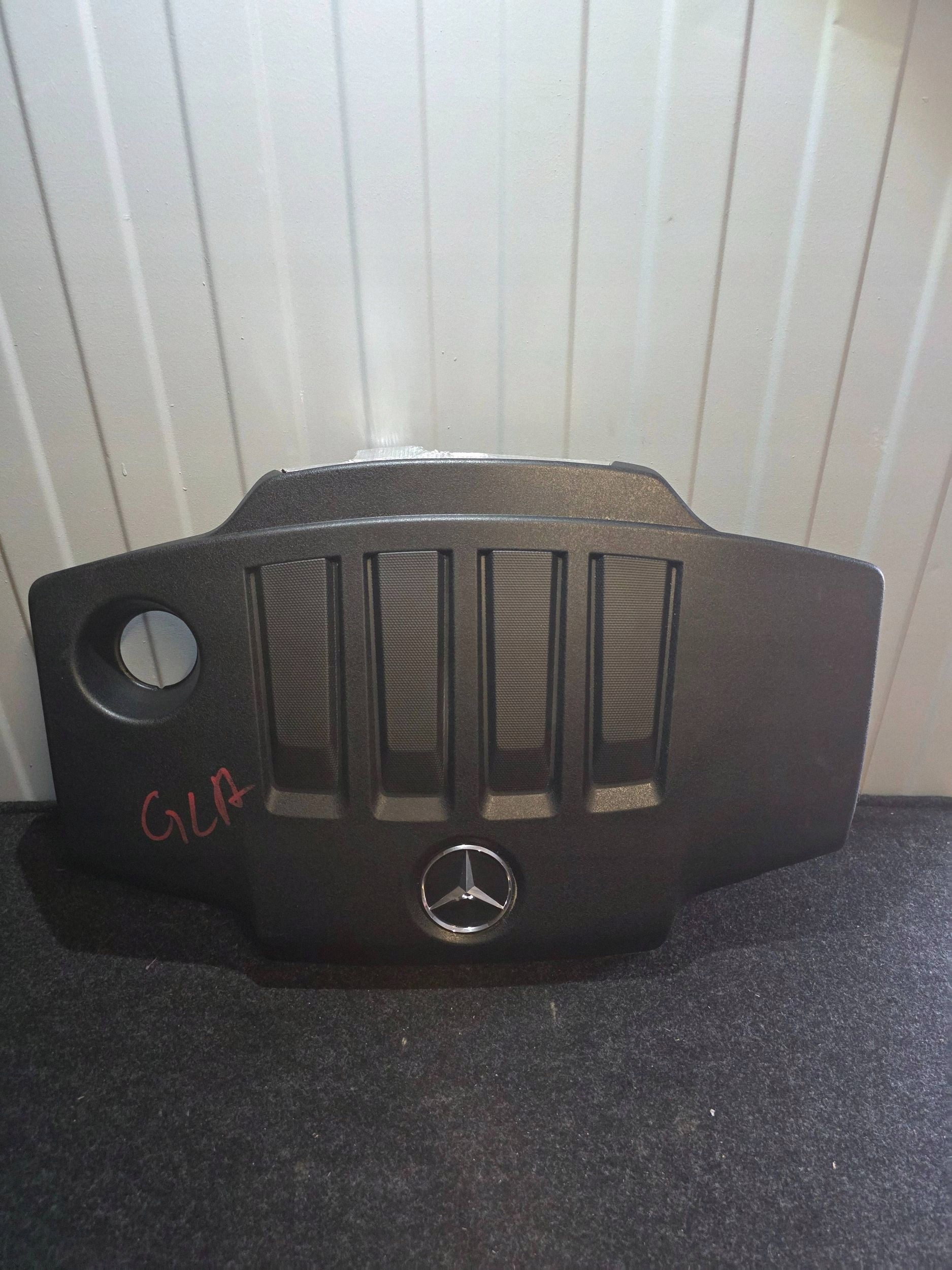 MERCEDES GLA 247 fedél motorfedél A6540107610