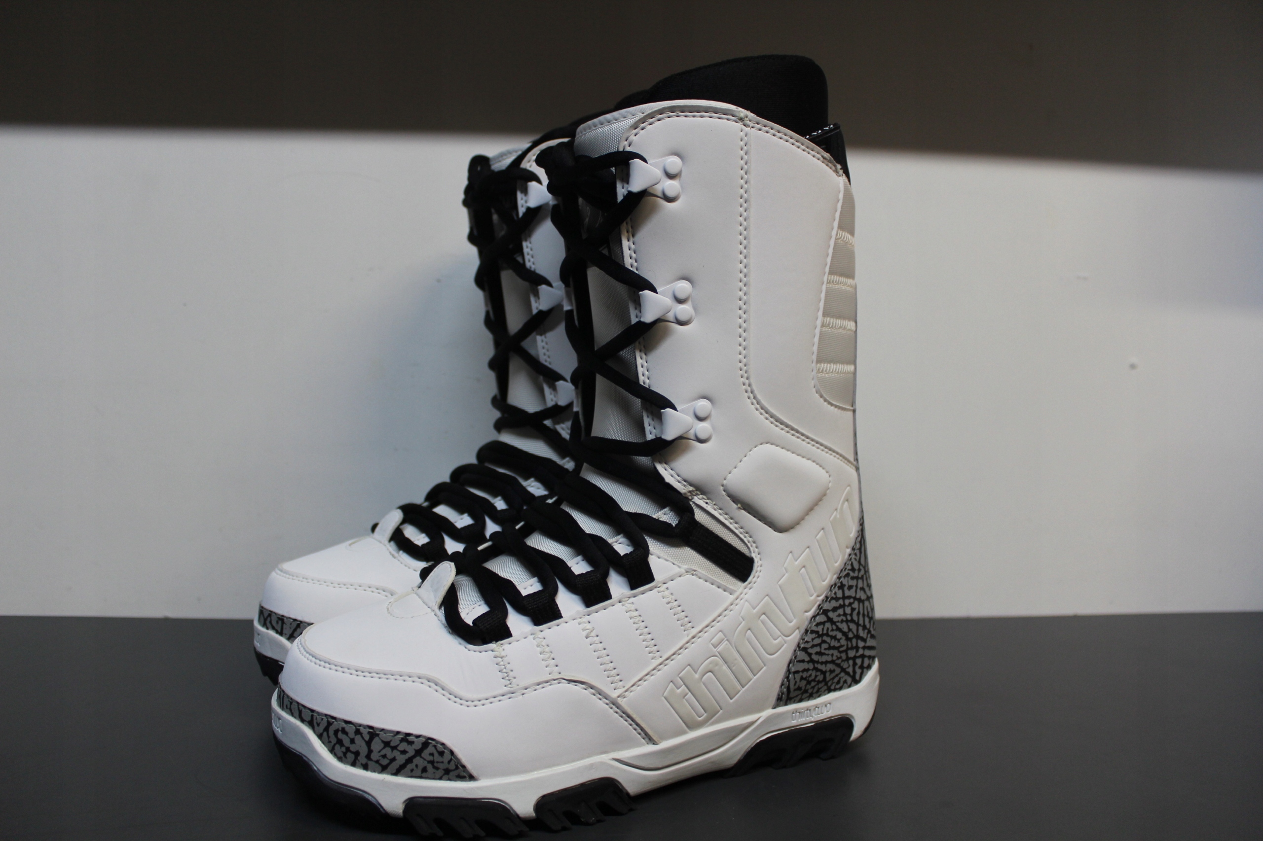 Buty THIRTYTWO PRION roz.26,5/41,5 [f125] EAN (GTIN) 886744024478