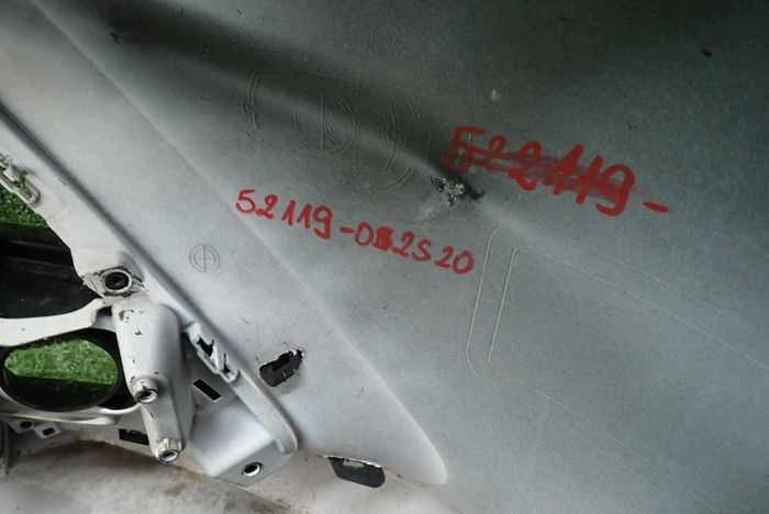 TOYOTA COROLLA E21 HB KOMBI LIFT 23- frontstoßstange vorne