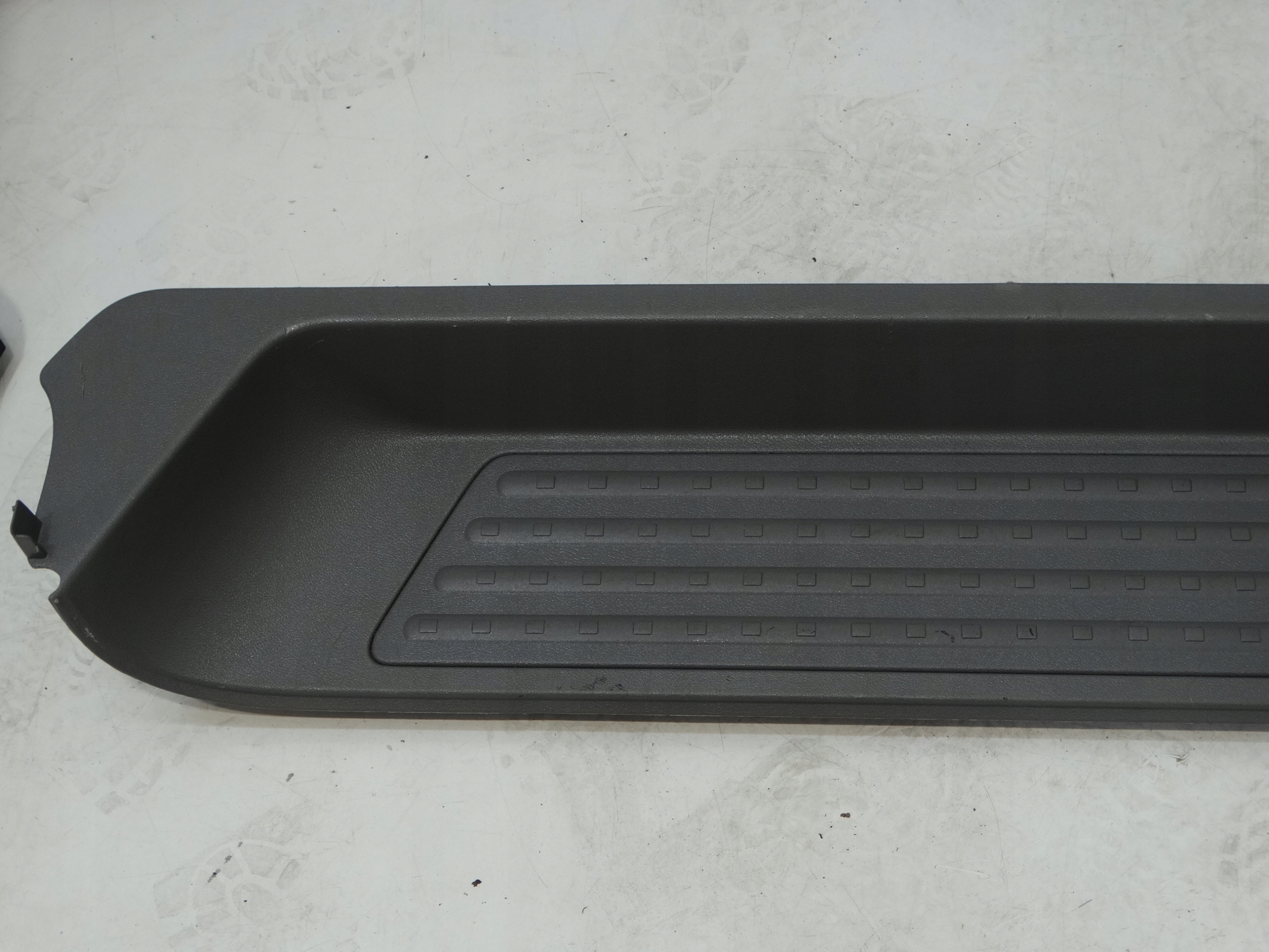 threshold STOPIEN door of the sliding left right VW T5 MULTIVAN 7H5863725D