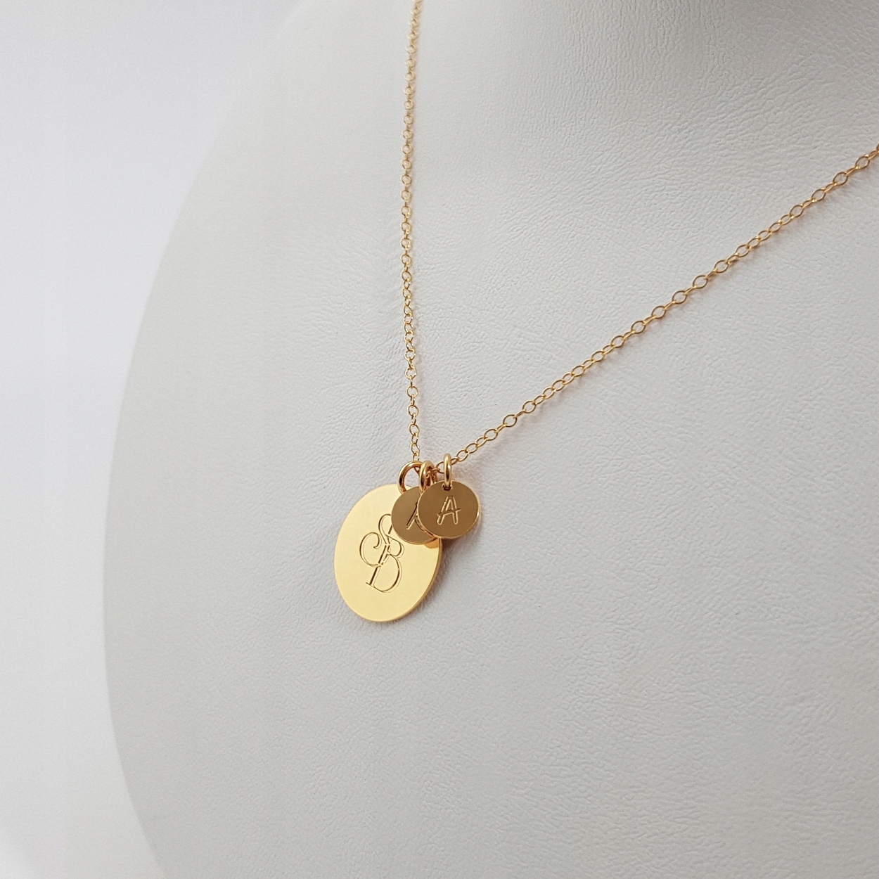 

Łańcuszek celebrytka duże małe kółeczka z grawerem