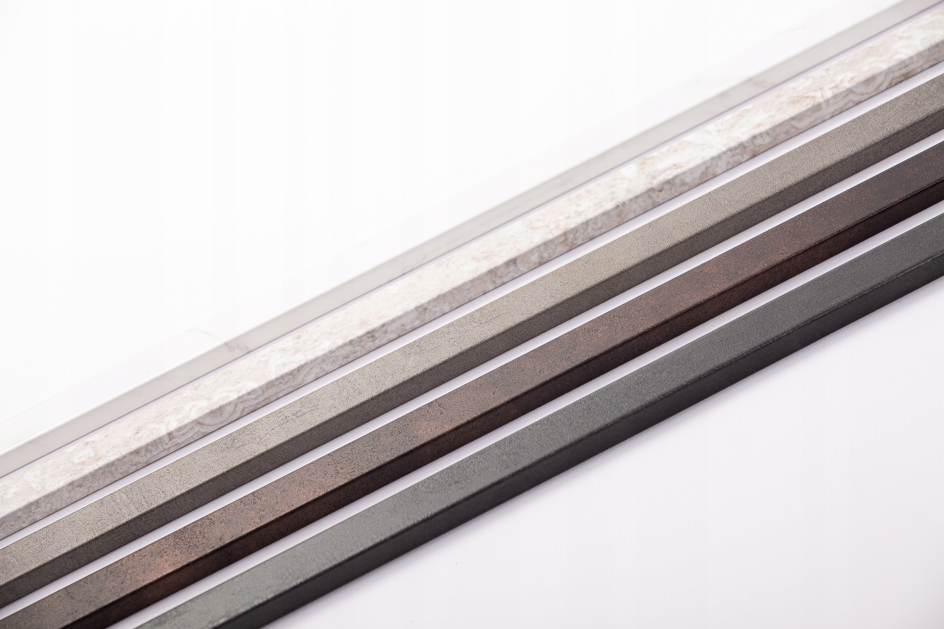 Listwa zakańczająca MDF 1300 CONCRETE BLACK Marka Melaco