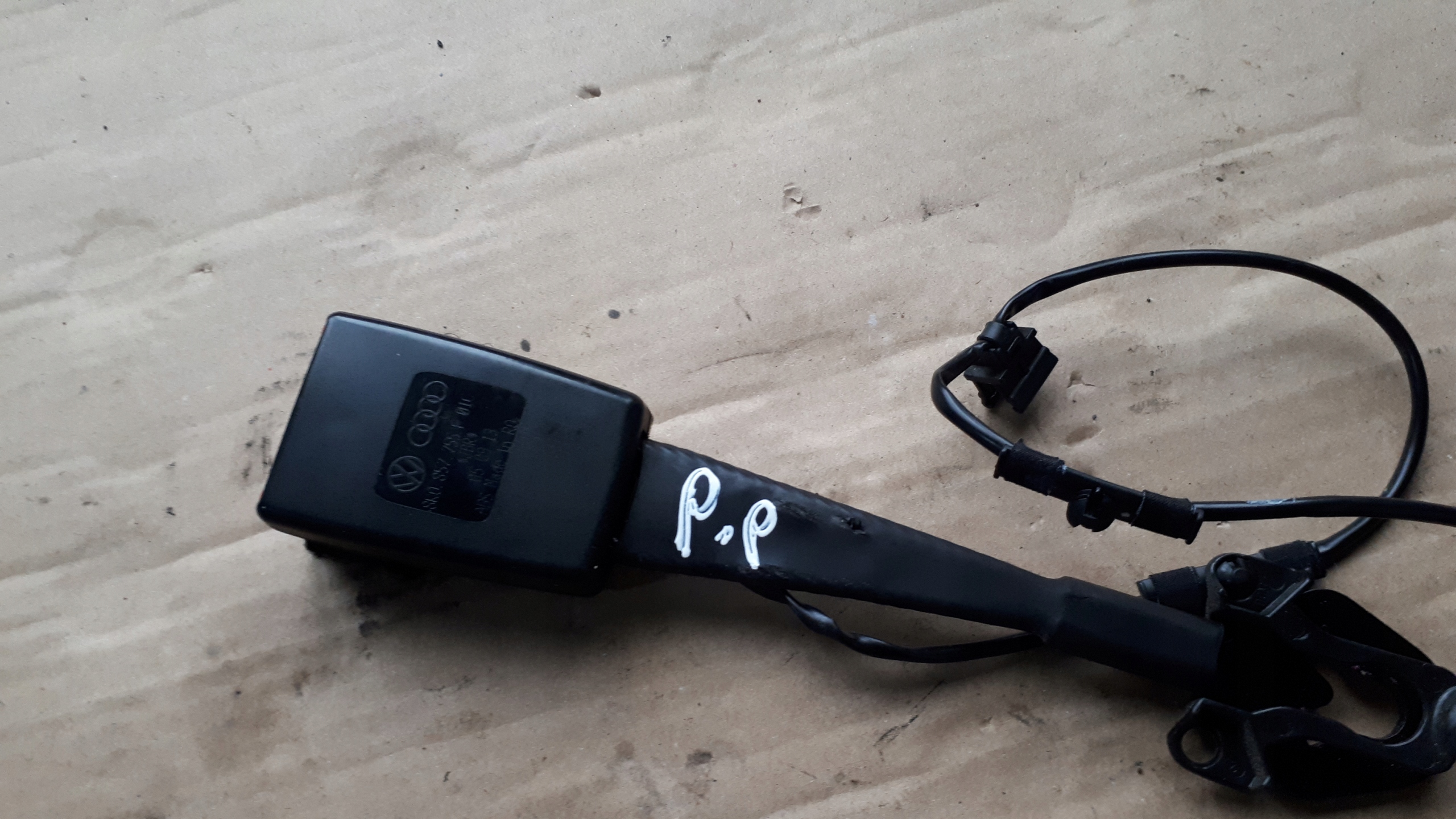 A6 C7 4G ZAPINKA supports left right 8K0857755F A4 B8