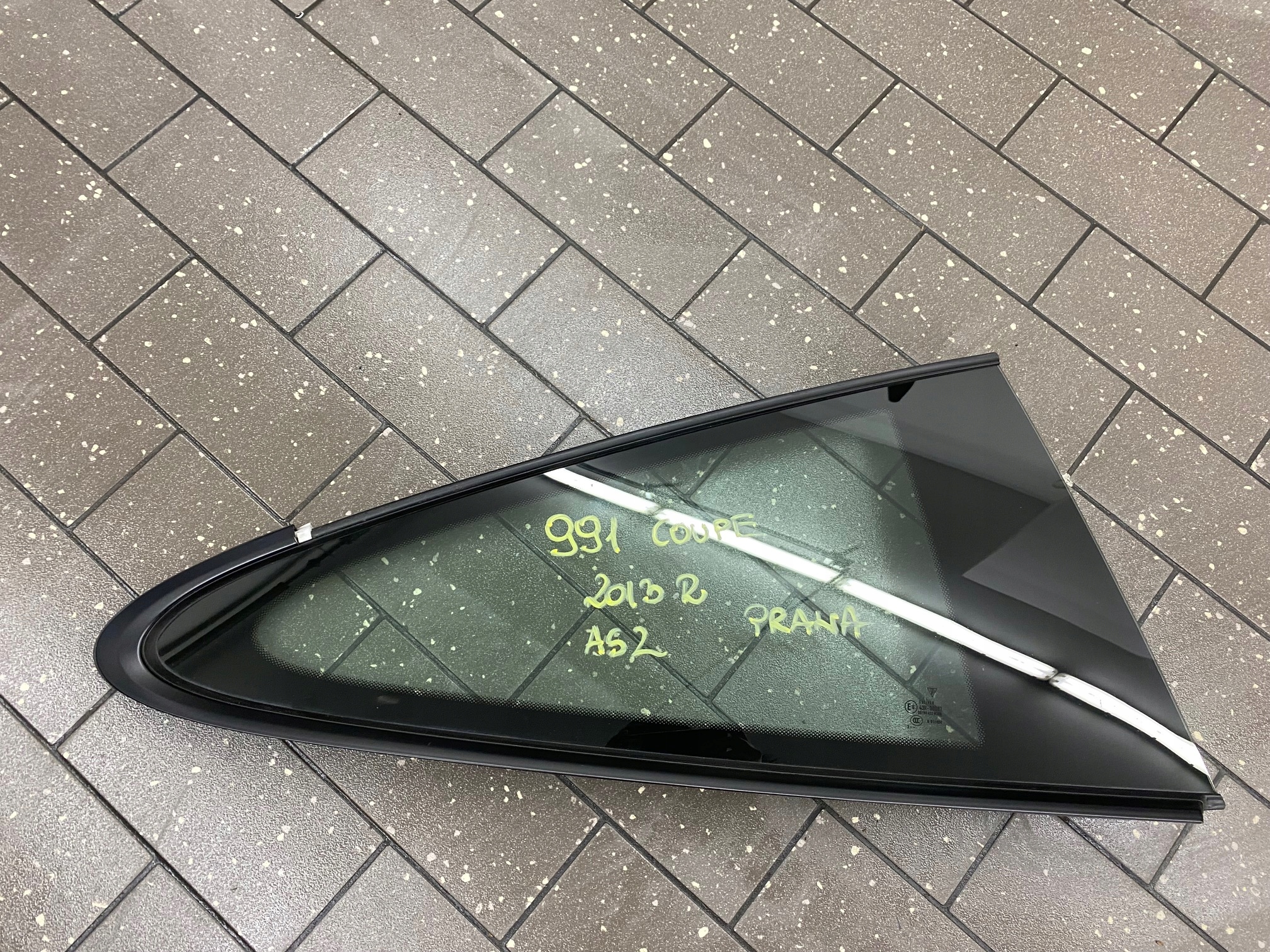 SZYBA KAROSERYJNA PRAWA PORSCHE 911 991 COUPE 2013