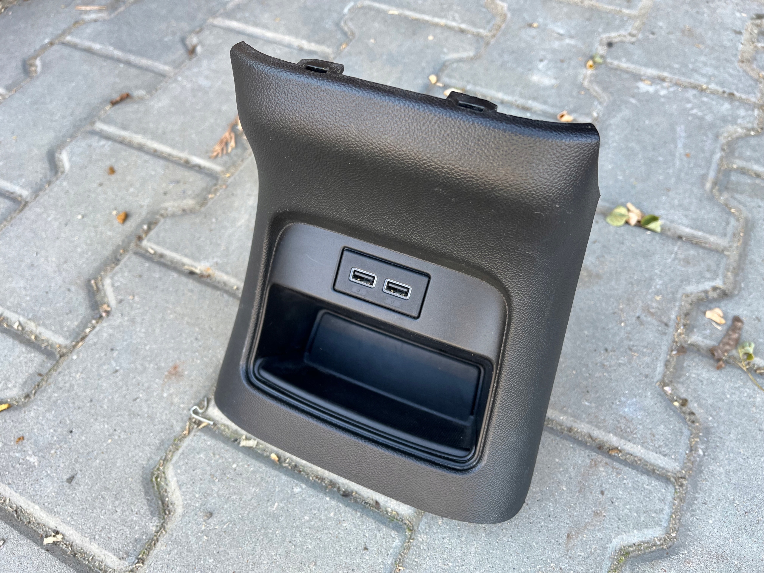 ALFA ROMEO STELVIO защита консоль средняя usb 156126136