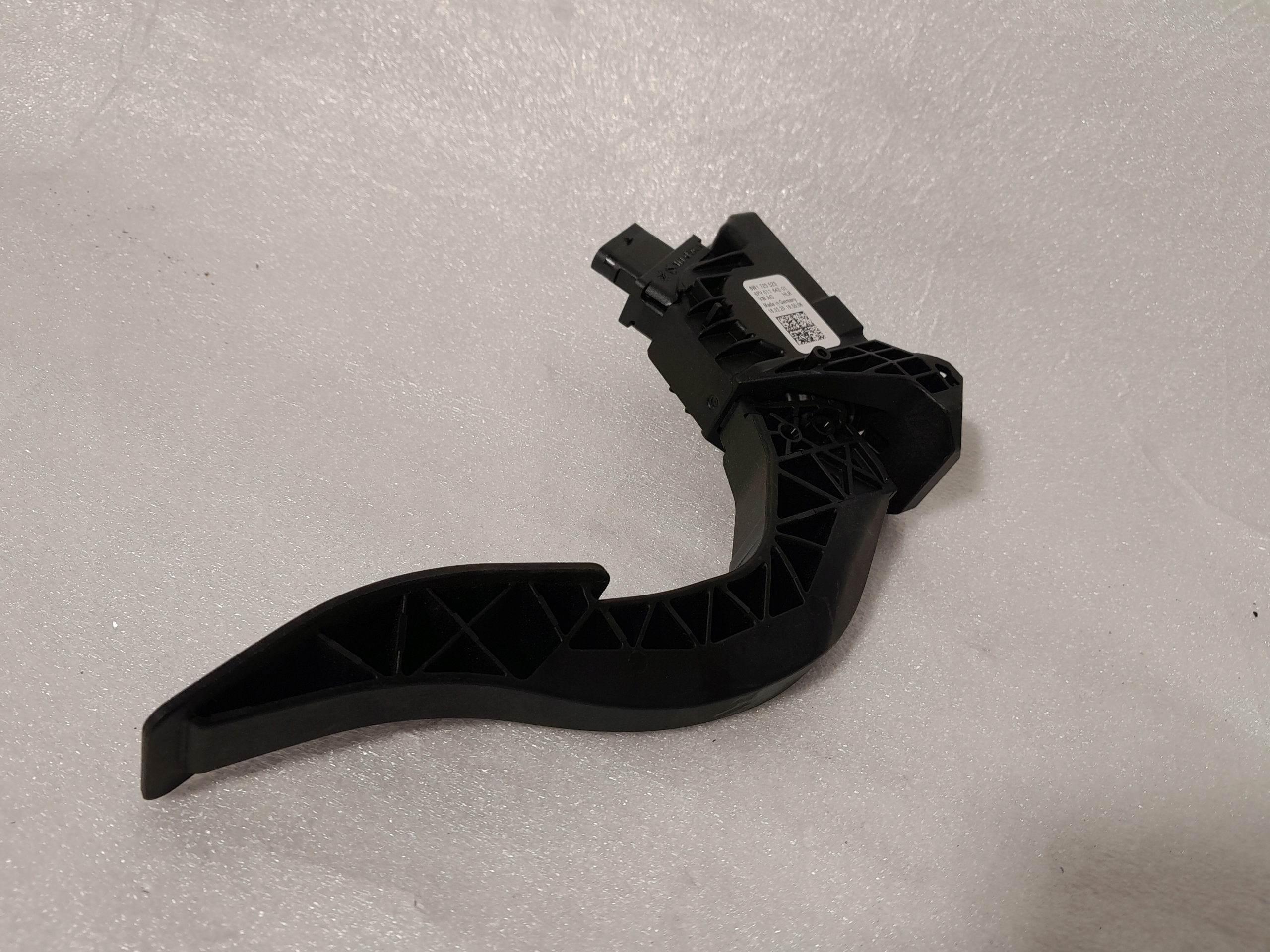AUDI A4 B9 potentiometer accelerator pedal 8W1723523