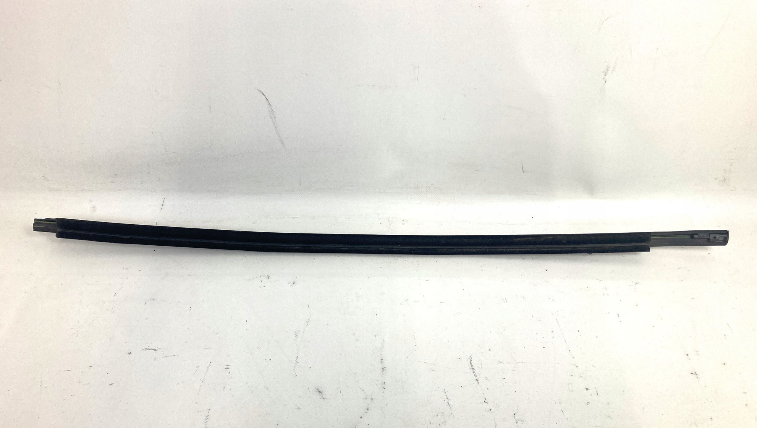 Ram 2500, 3500 gasket exterior zbierak right front 2019-26