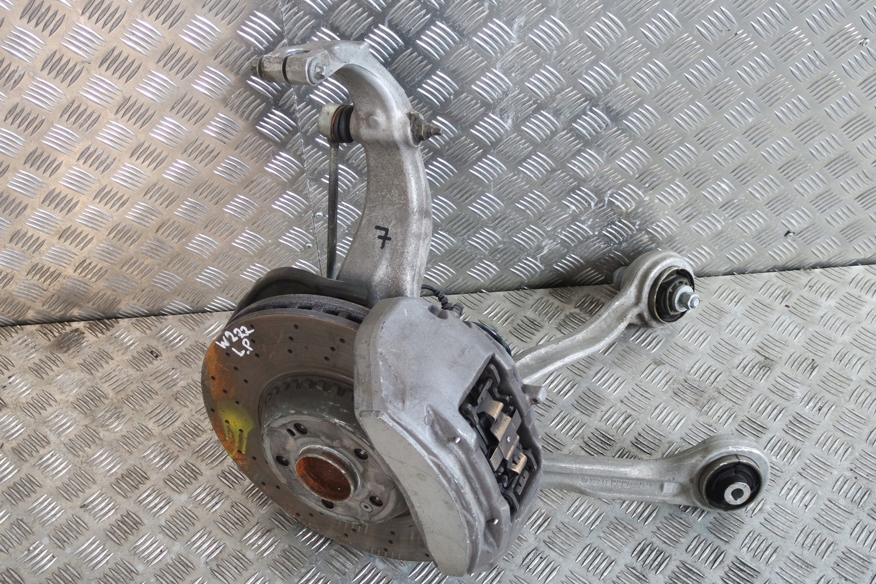 Левая передняя подвеска MERCEDES W222 3.5 CDI 2WD