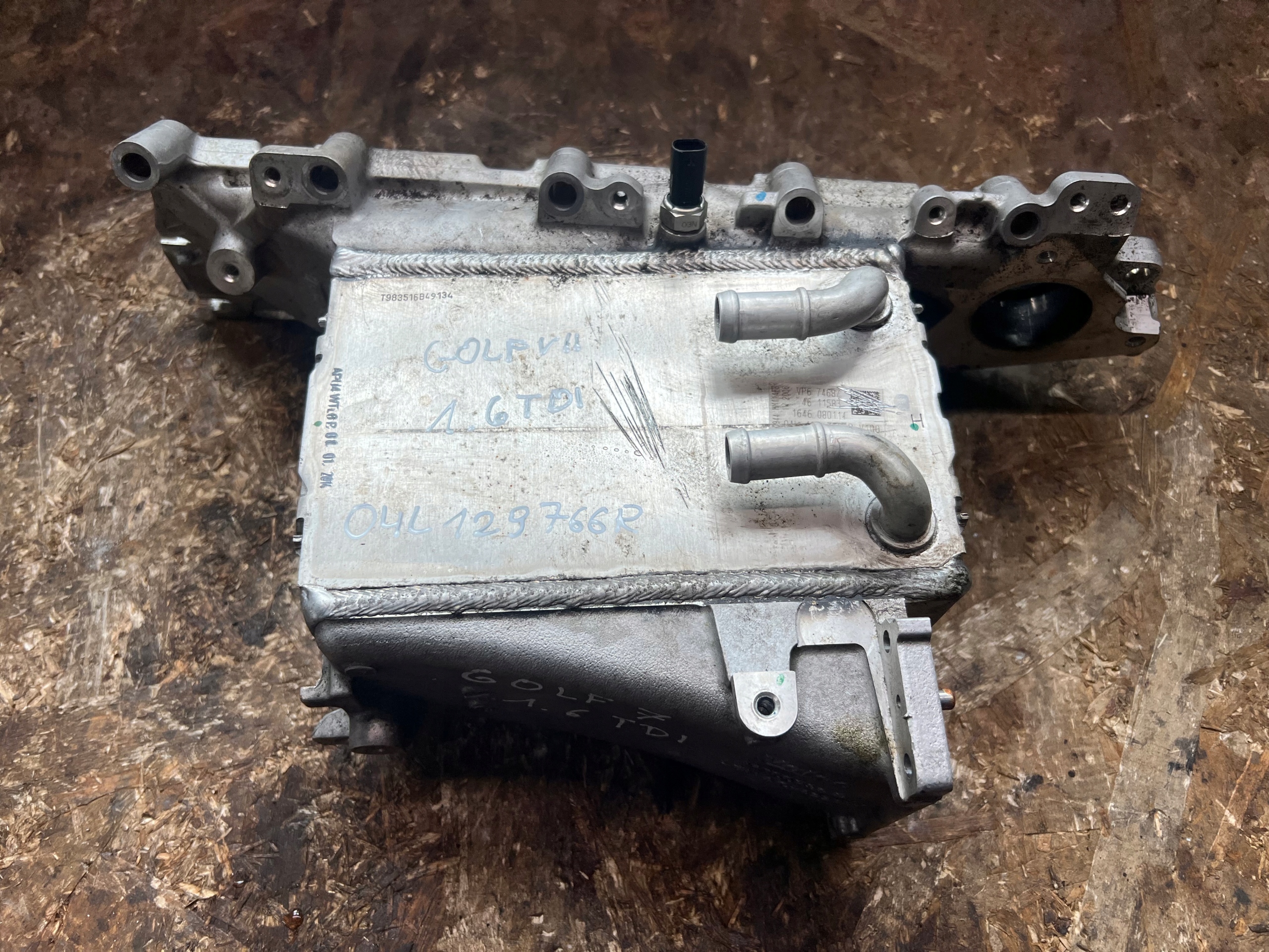 intake manifold AUDI A3 8V GOLF VII 1.6 TDI 04L129766R