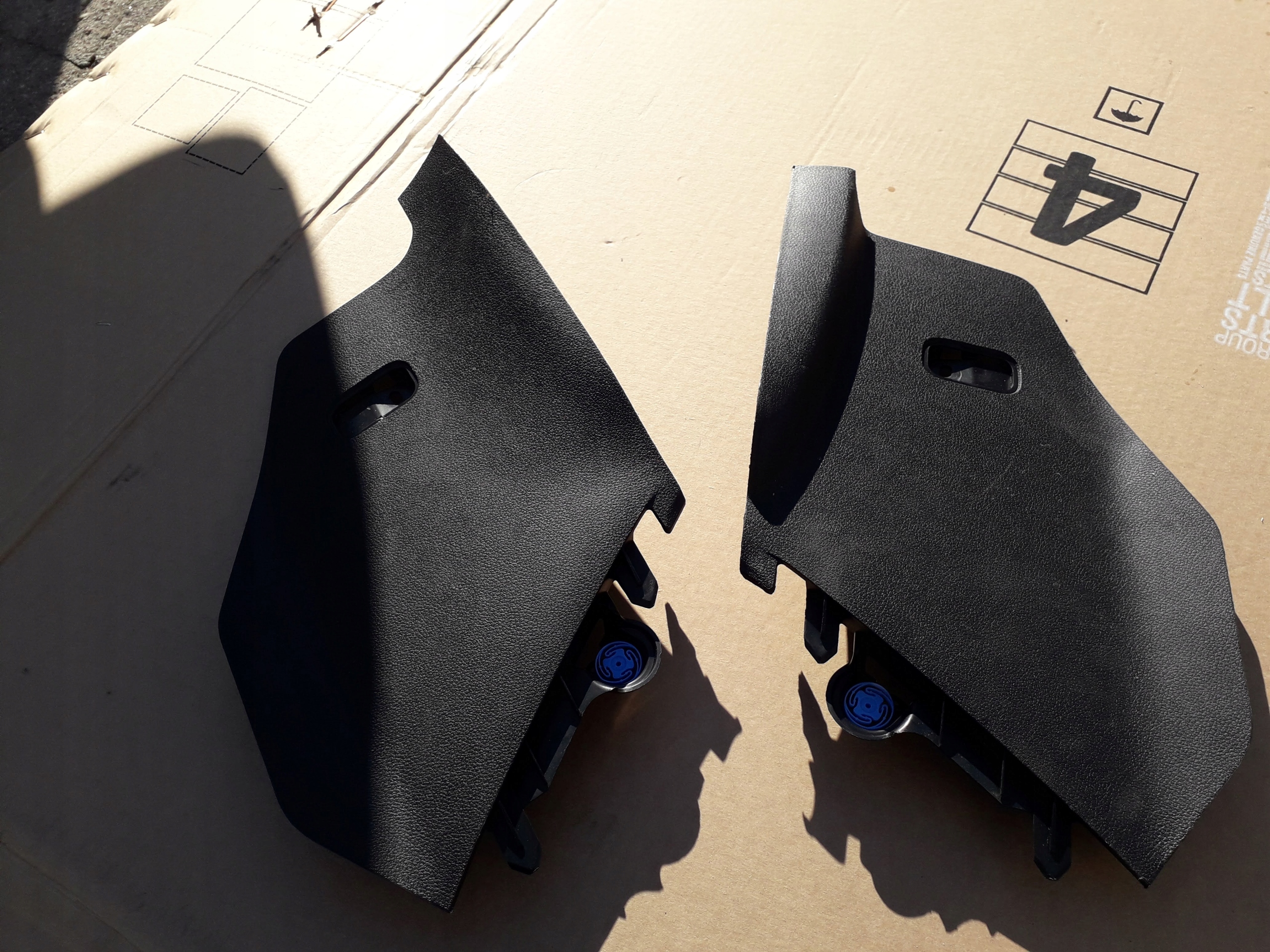 9817356077 - ЗАЩИТНЫЙ КОЖУХ ТУННЕЛЬНОЙ КОНСОЛИ PARTNER BERLINGO IV 19-