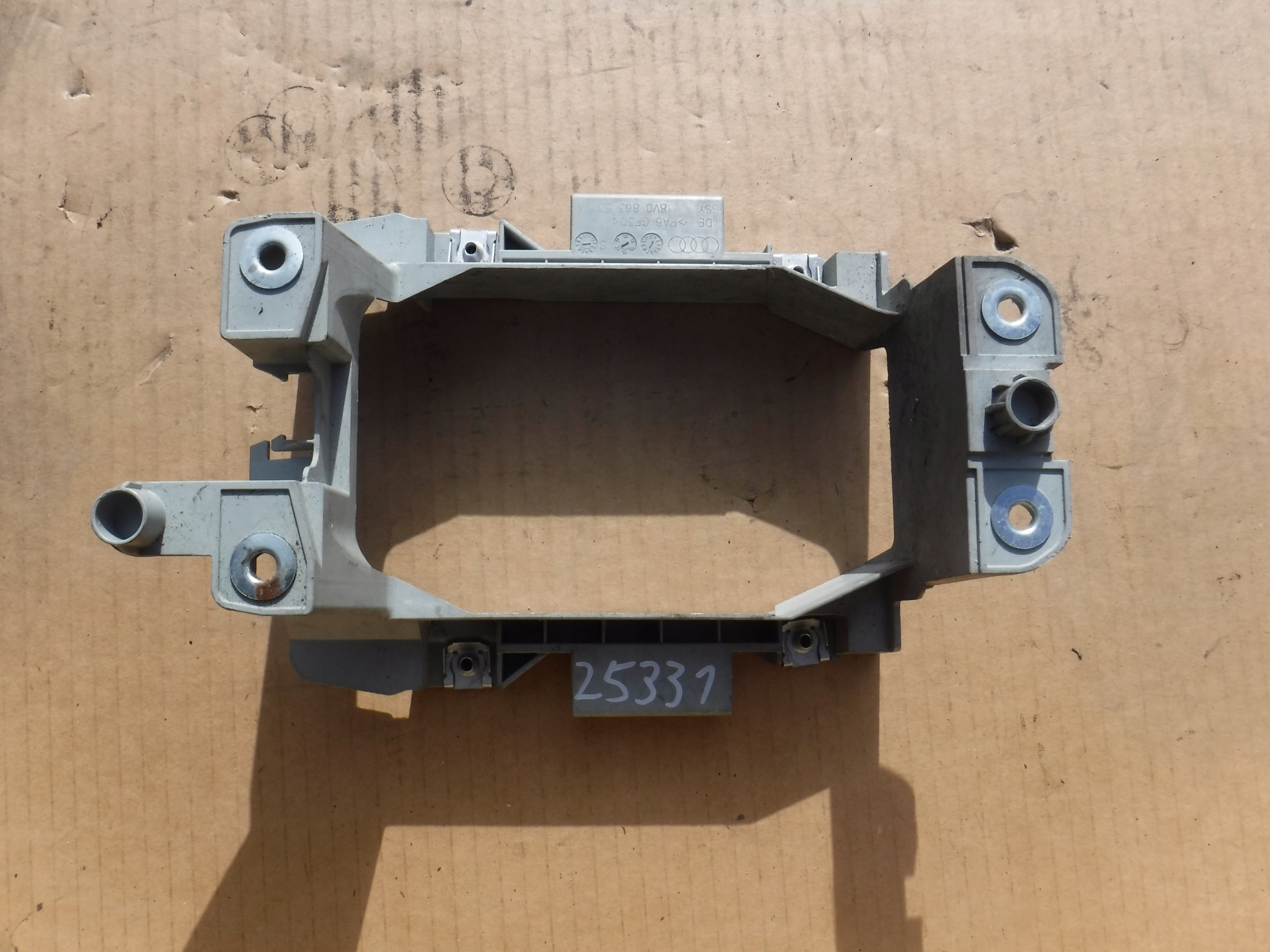 крепление консоль Audi A3 8V 8V0863531A