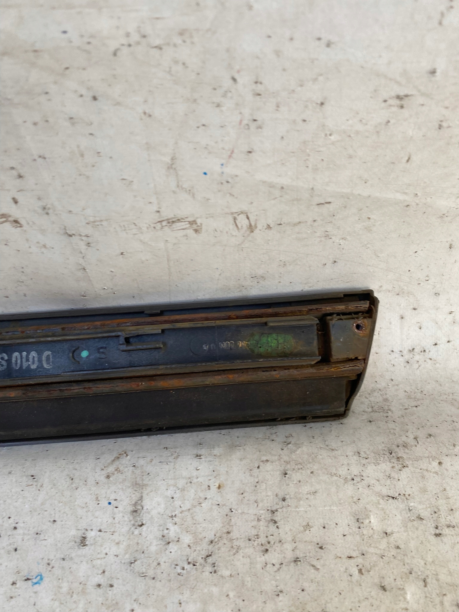 AUDI A4 B6 00- lower moulding door left rear part 8E0853969