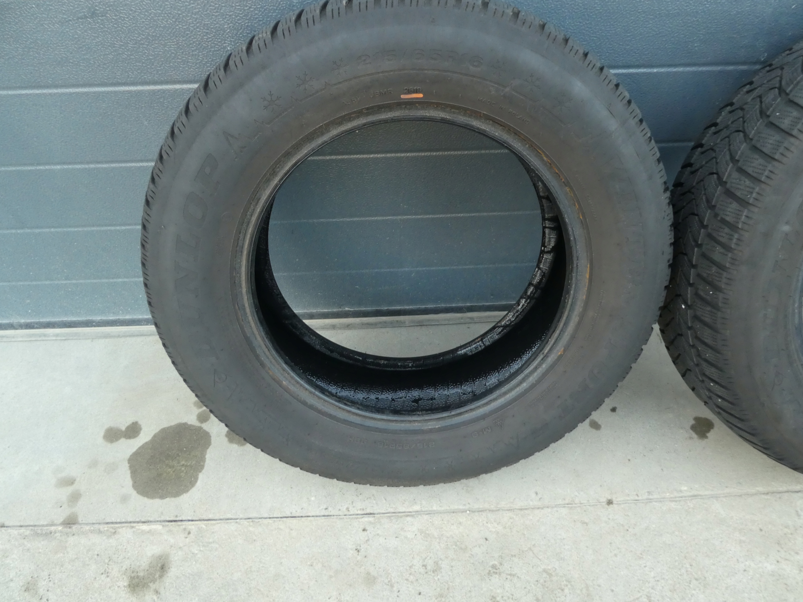 2X tyres Dunlop 215/65/16 2018R