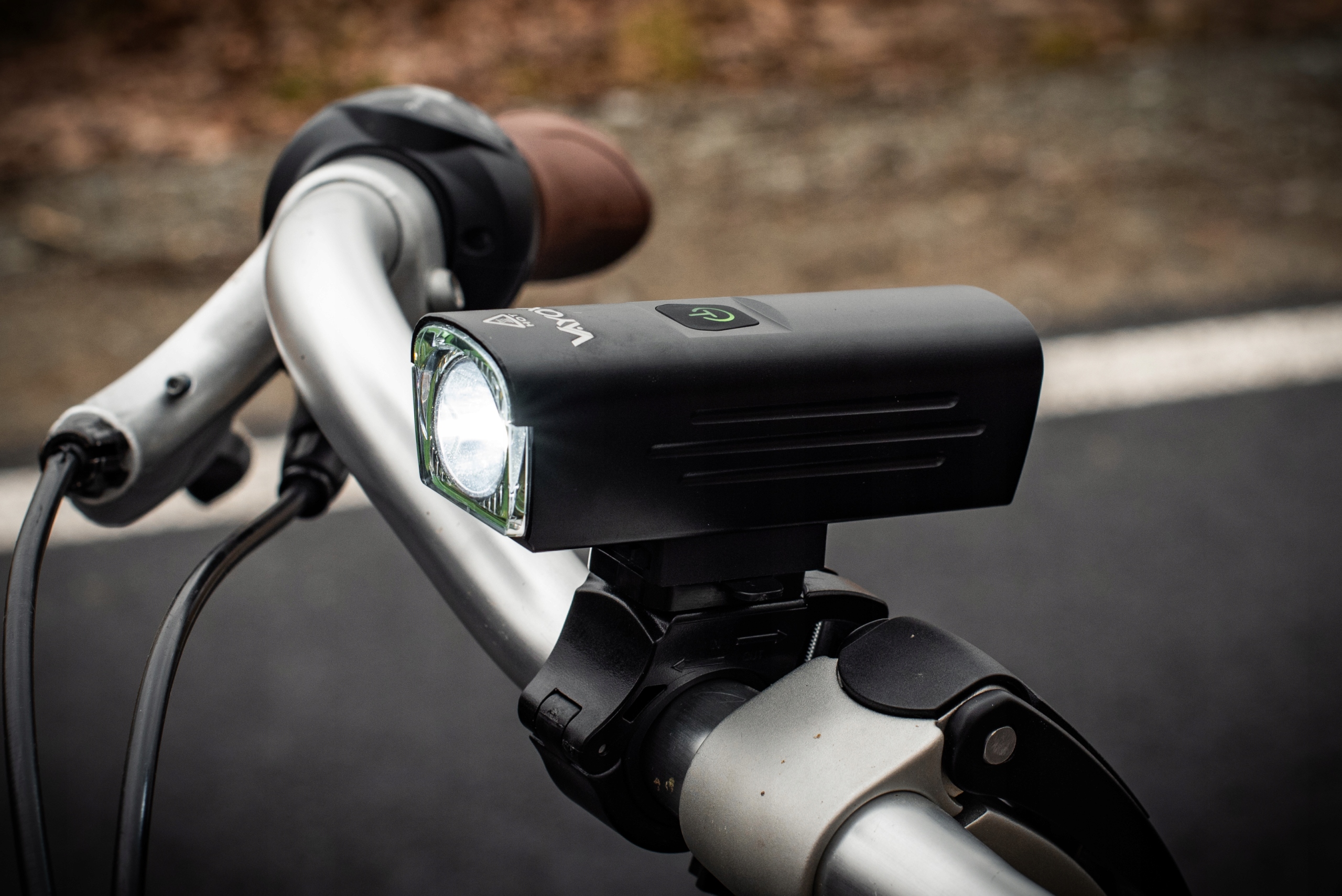 OŚWIETELNIE ROWEROWE LAMPKI PRZEDNIA I TYLNA LED USB-C AKU PRO ZESTAW VAYOX Stan opakowania oryginalne