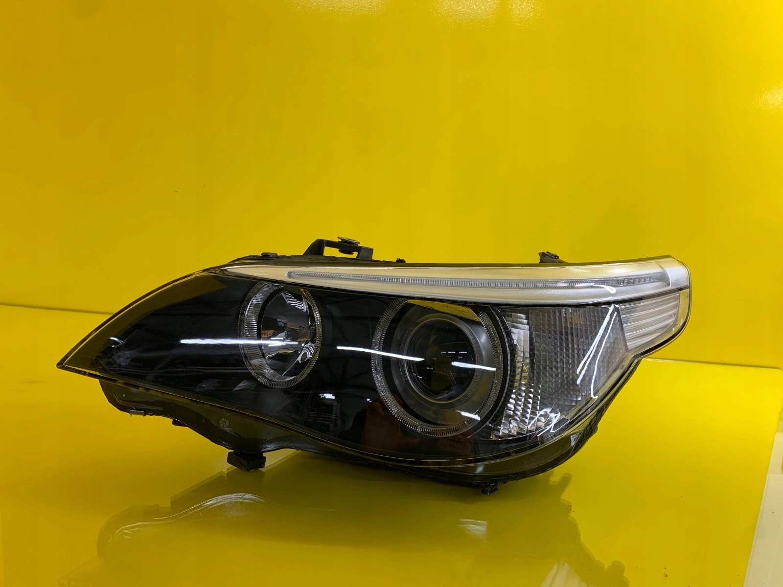 light right Bmw 5 E60 E61 03-06 BI-Xenon Skretna