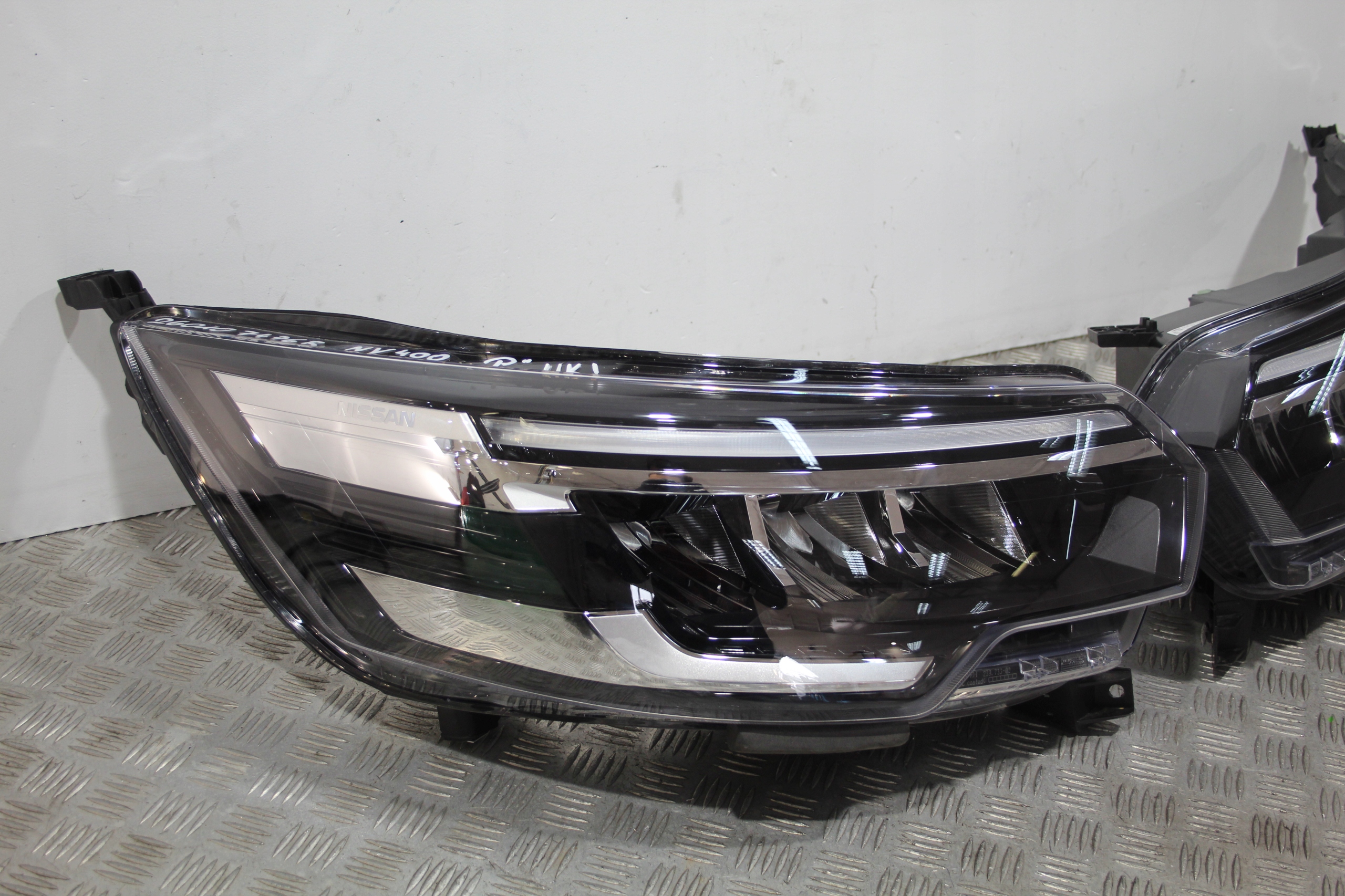 lights front LED NISSAN PRIMASTAR II 2 LIFT NV300