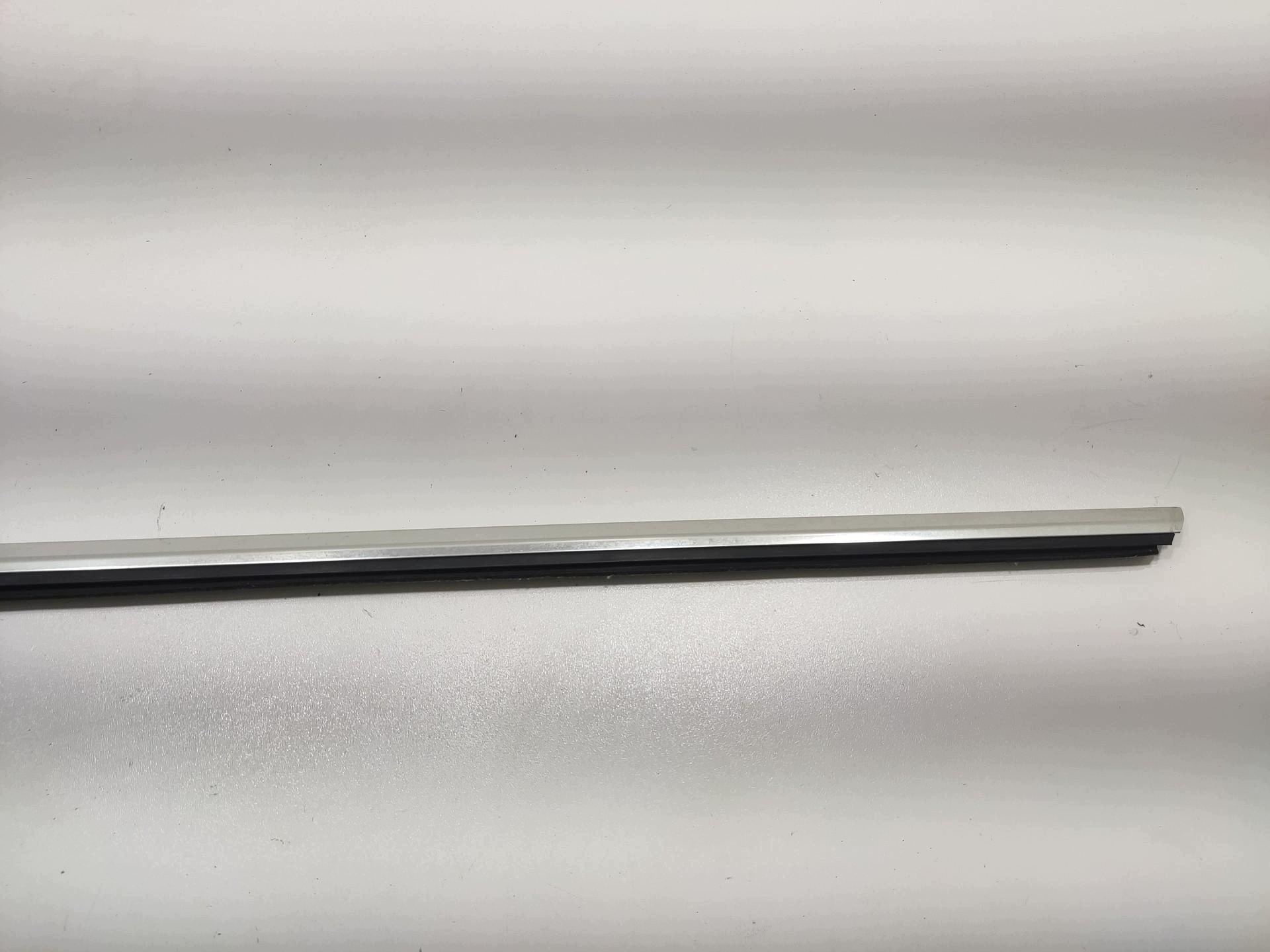 moulding dust CHROM door left front MERCEDES A-KLASA W176 2012-2015