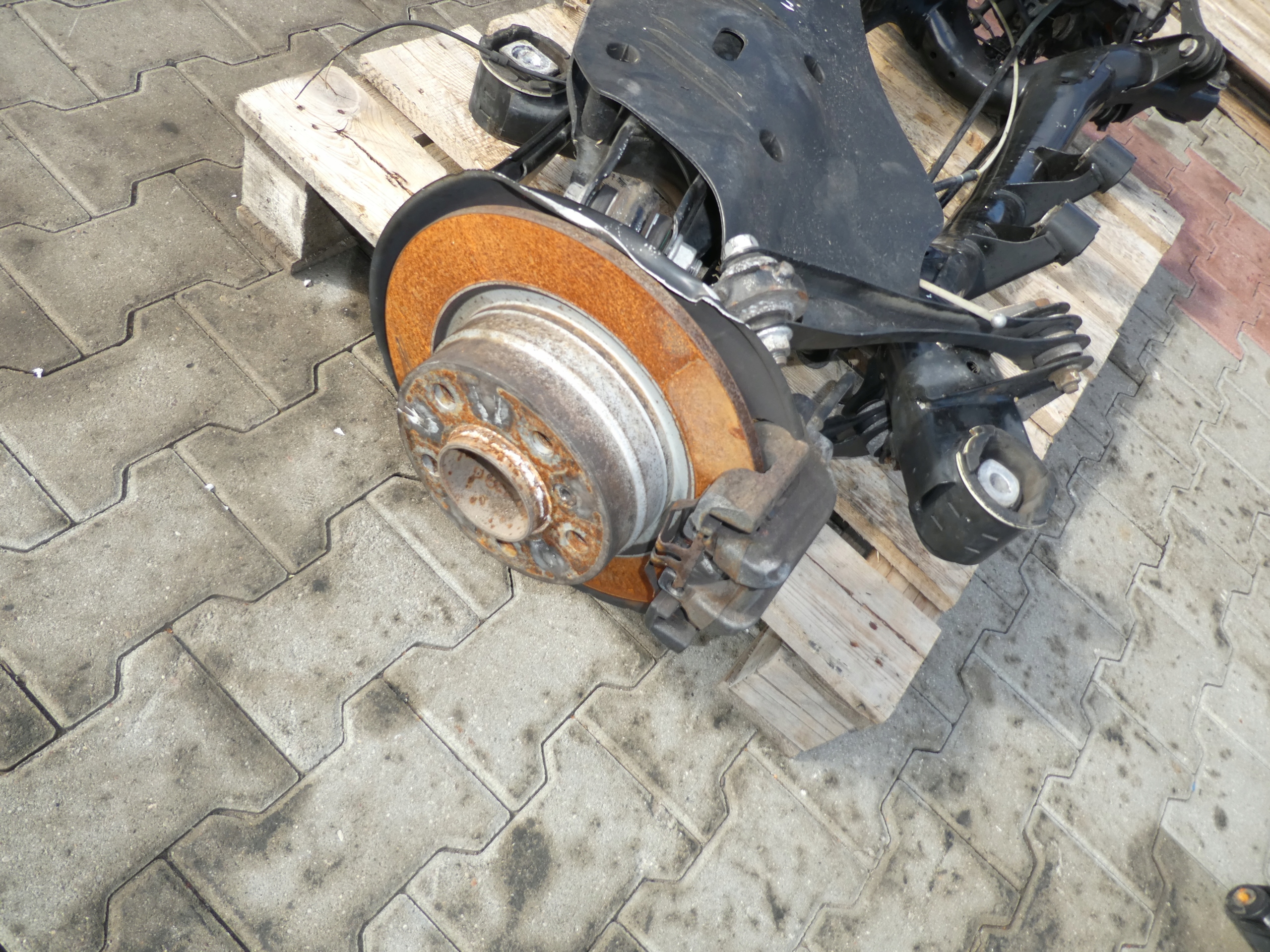 BMW F20 ACHSTRÄGER HINTEN 6792505
