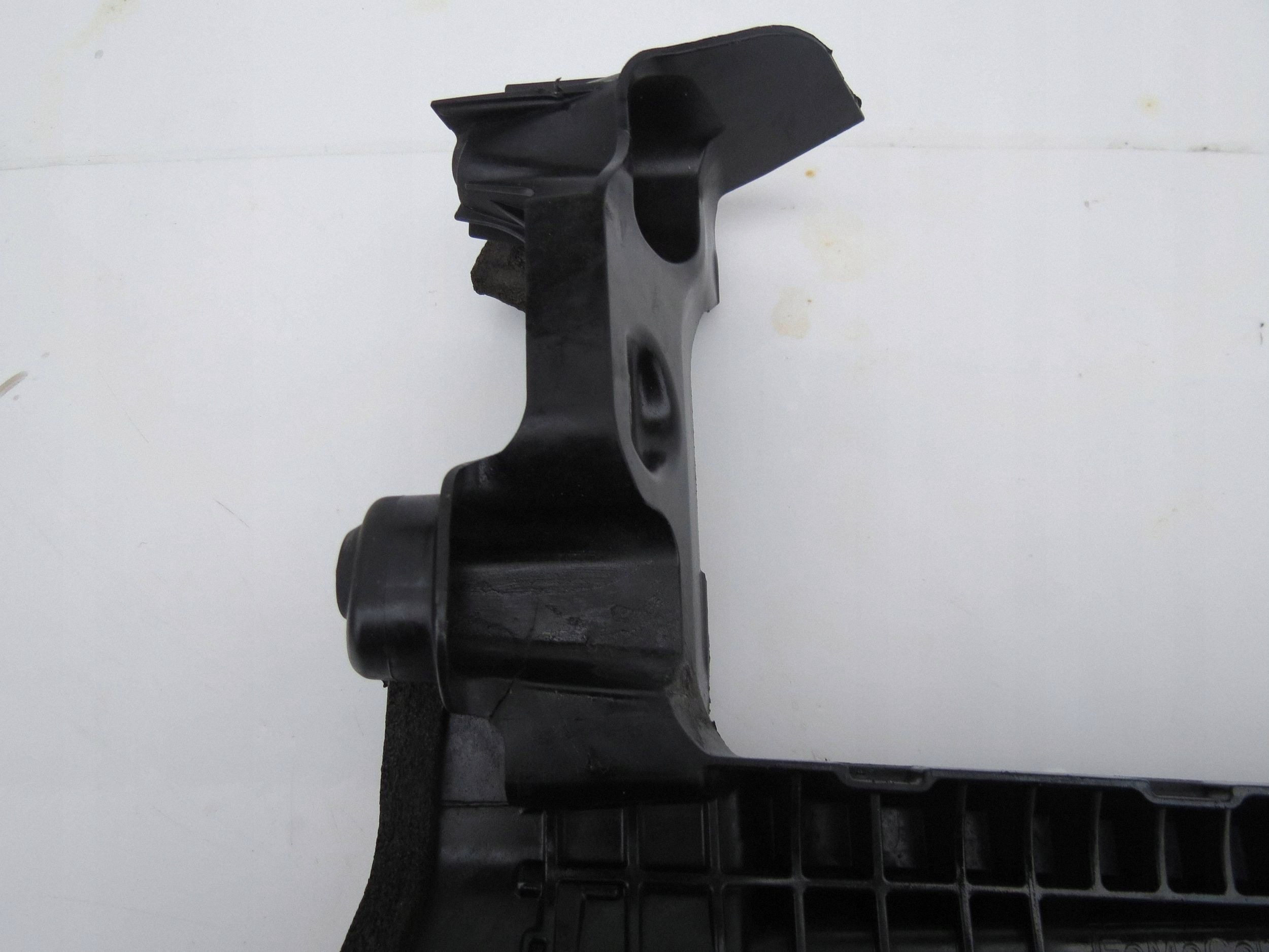 Halter AKUMULATORA VOLVO V60 und S60 II 31298096