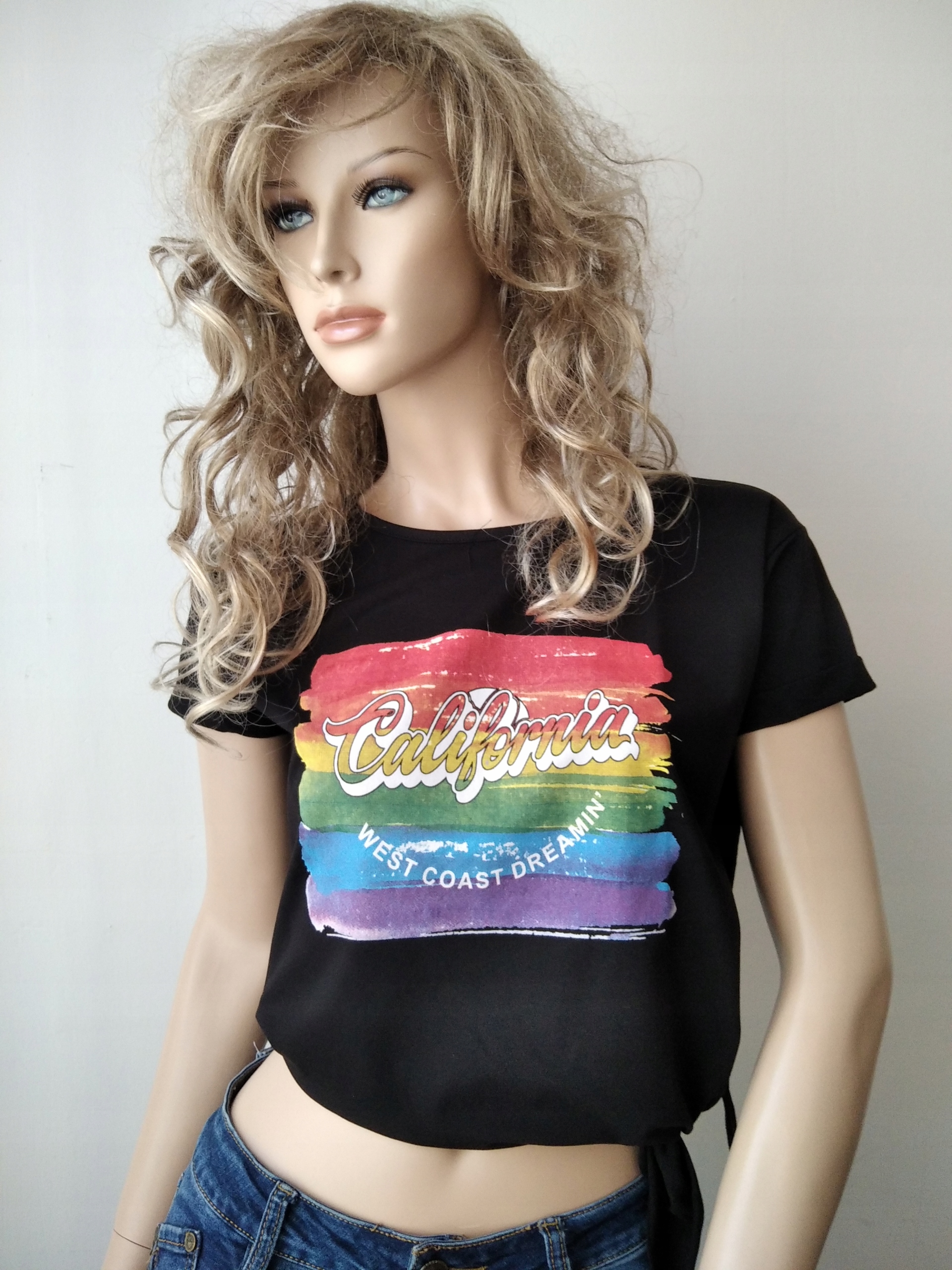 

Bluzka latynka luźna i krótka wiązana w pasie