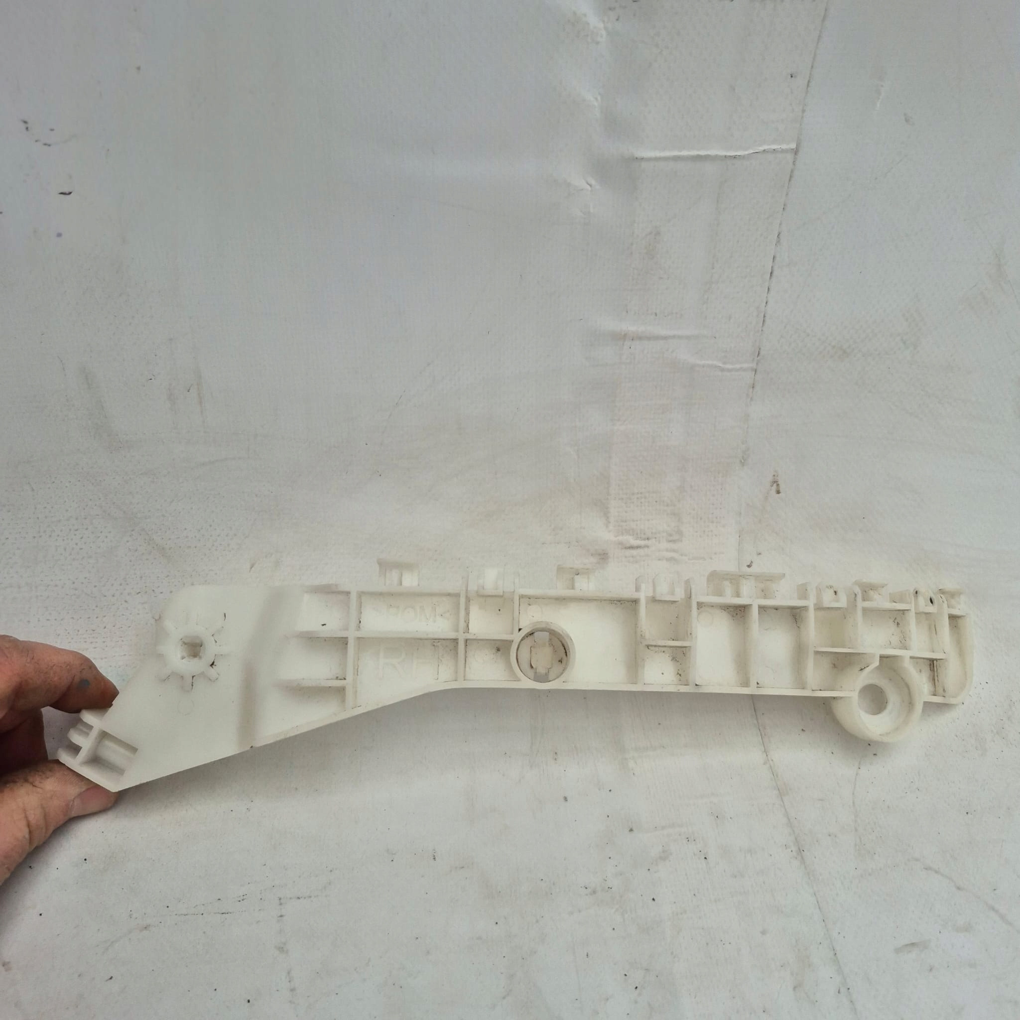 MITSUBISHI ECLIPSE CROSS 18-20 Poignée Support plaque Support Droite Arrière