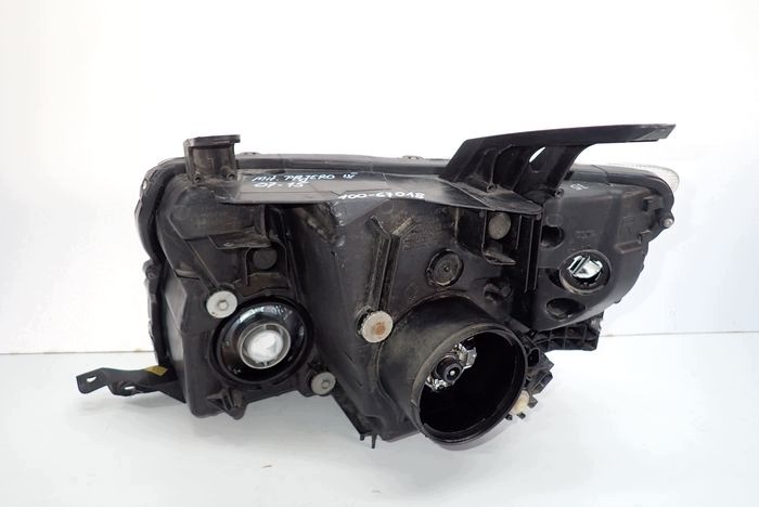 MITSUBISHI PAJERO IV XENON 07-15 reflektor right light right