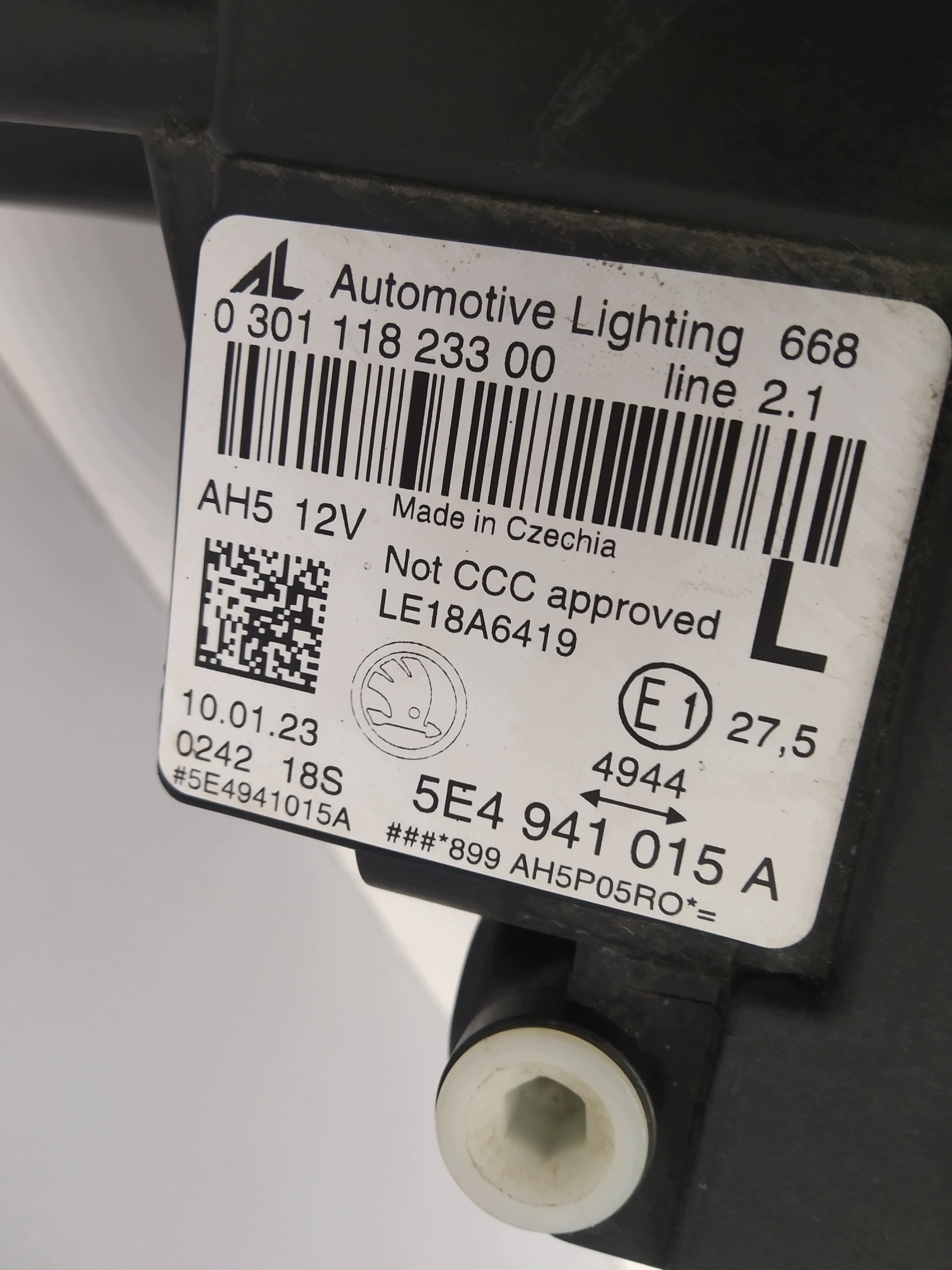 2019r- Skoda Octavia IV reflektor light front left Full Led Crystal 5E4