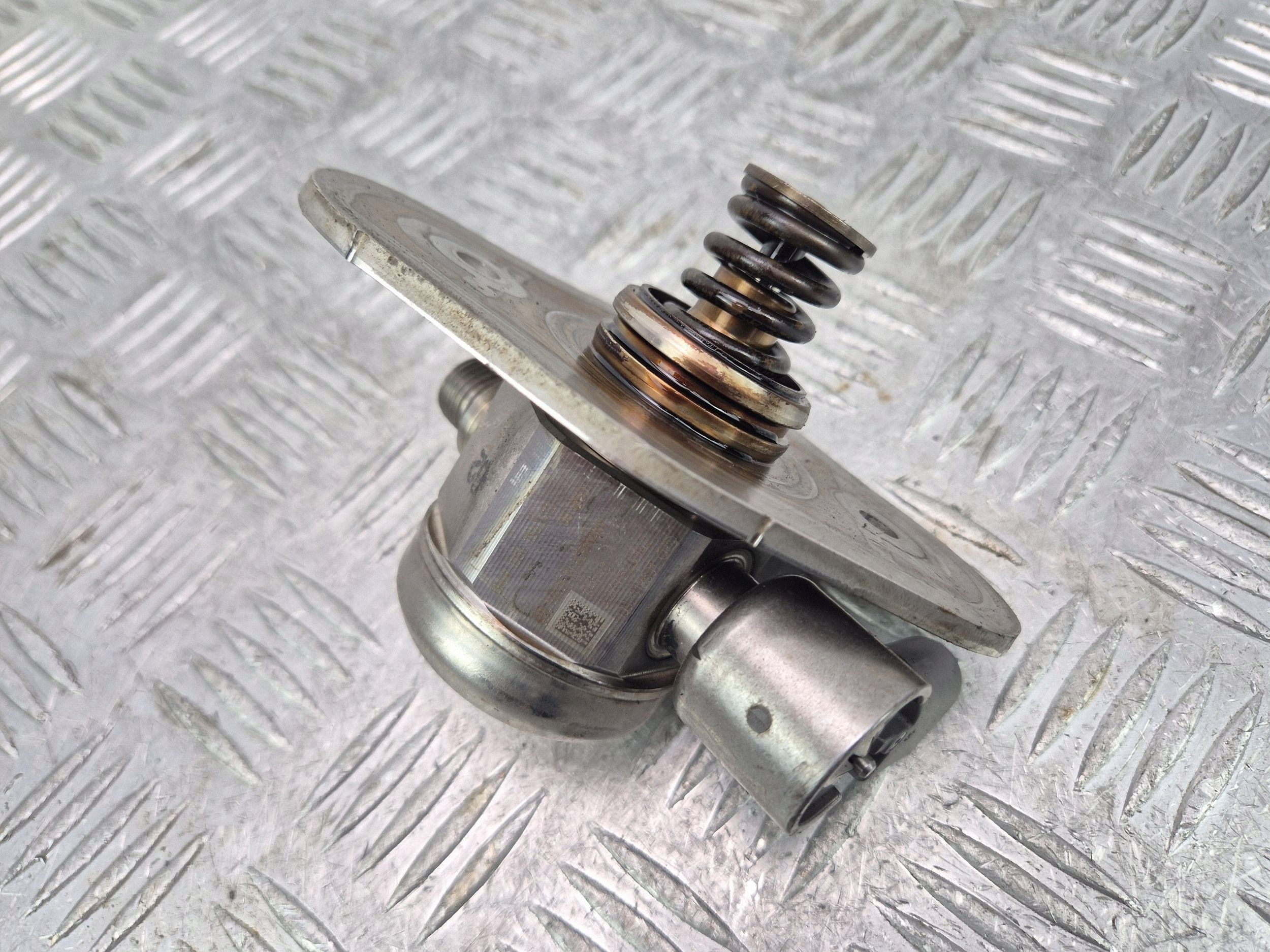 BMW 3 E90 E91 320i injection pump 7562473 N43B20AA