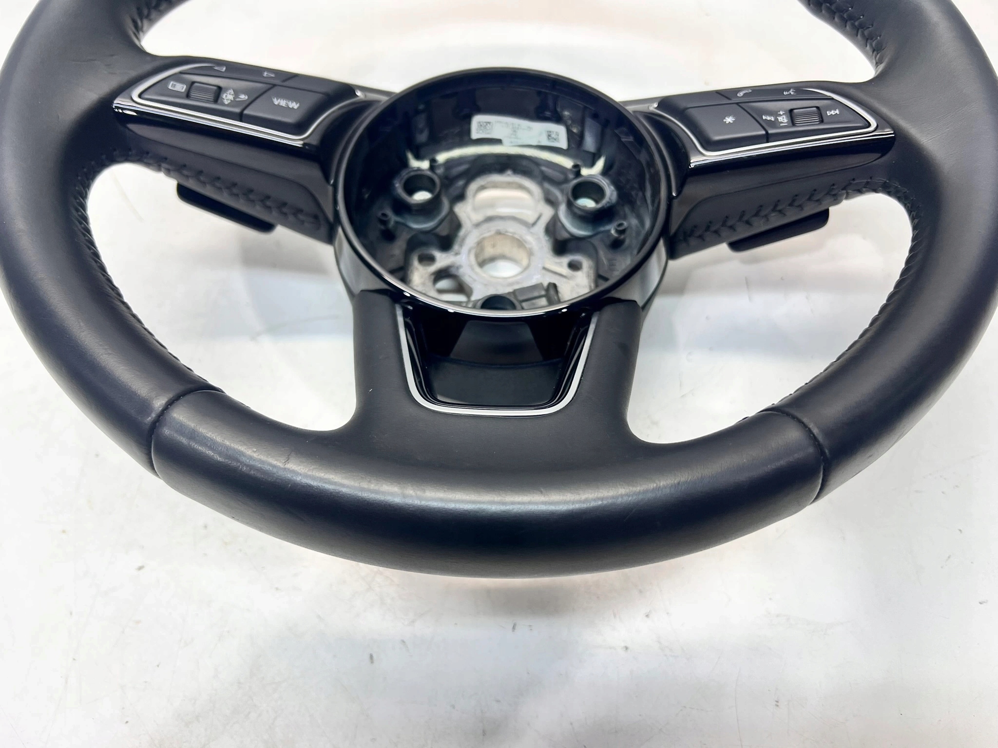 volant cuir MULTIFUNKCJA avec la direction AUDI A4 B9 8W0419091EK 1/25