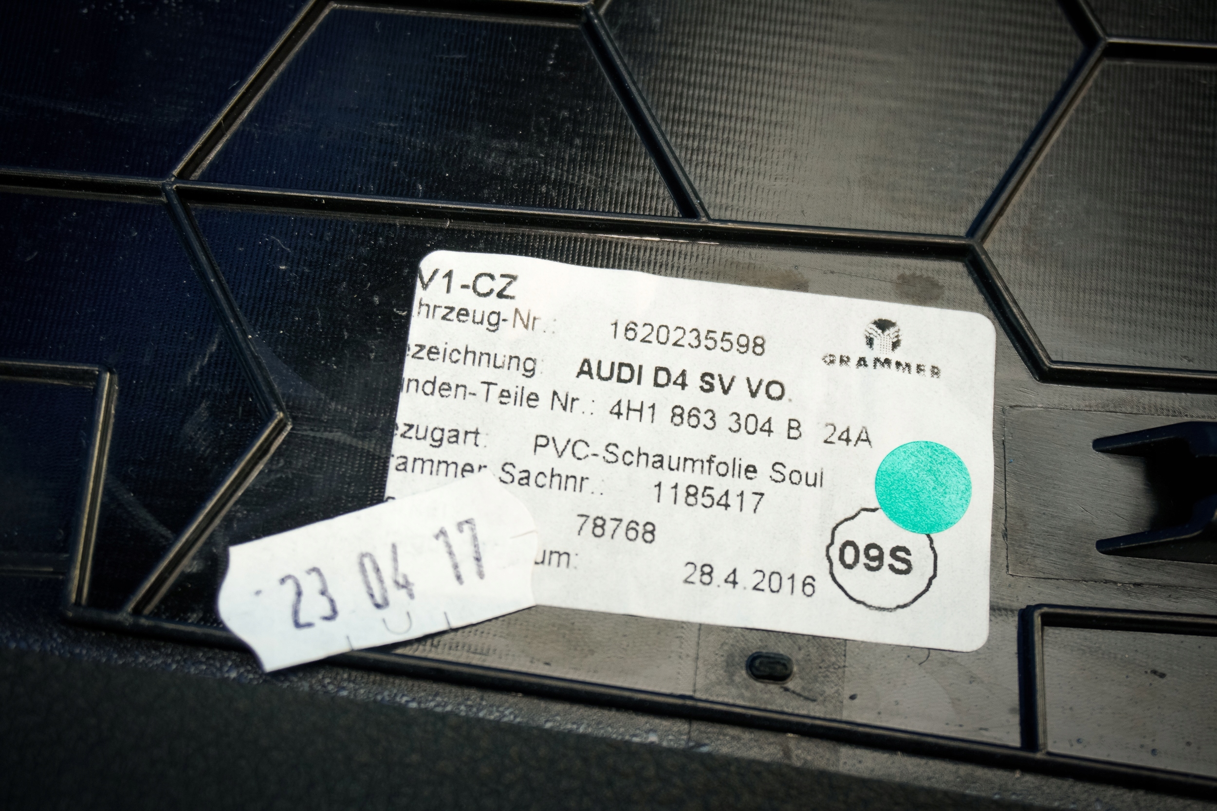 cover tunelu Audi A8 S8 4H 4H1863304B 24A