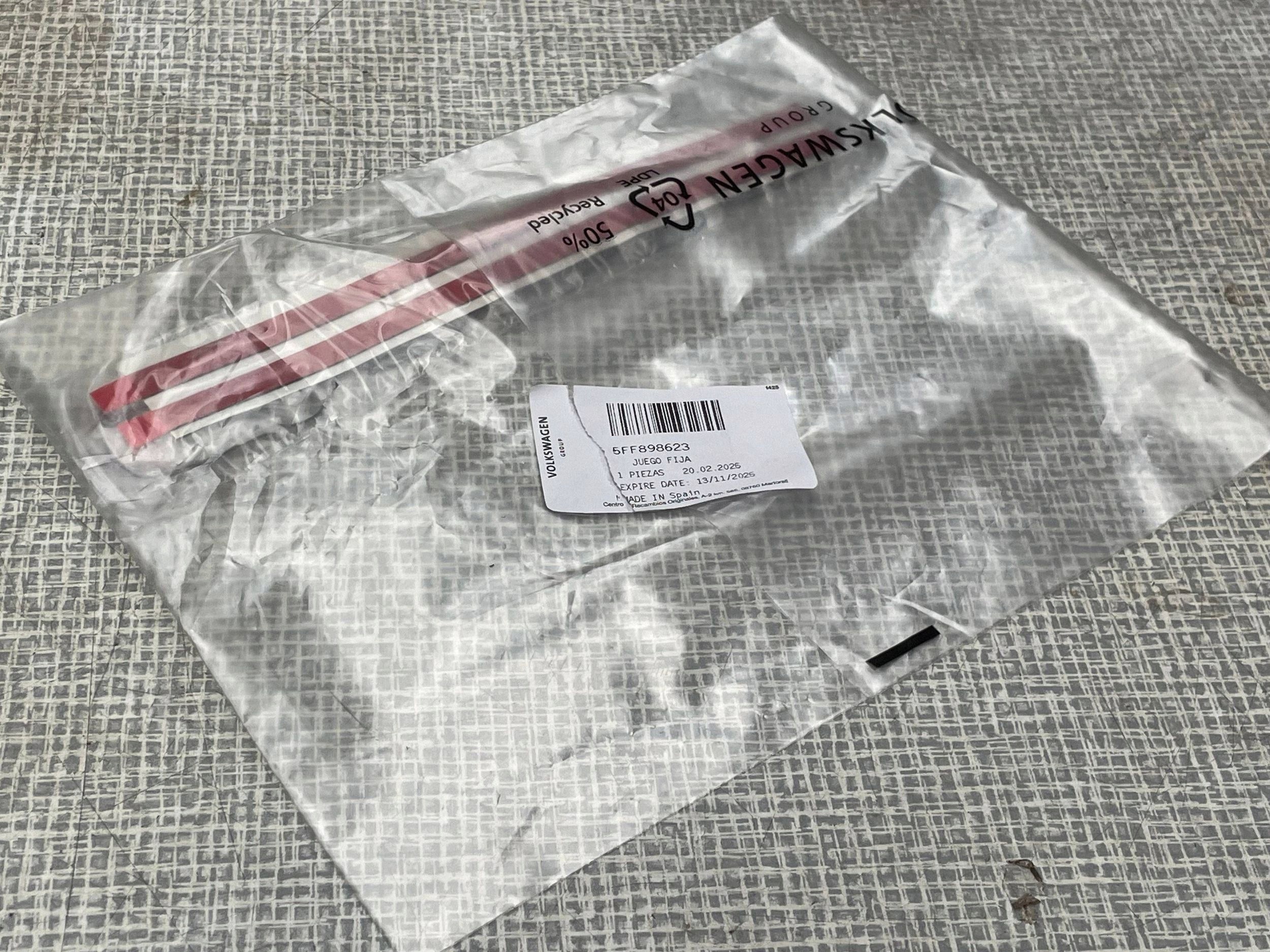 CUPRA FORMENTOR Support plaque Pare choc Avant 5FF898623 @A