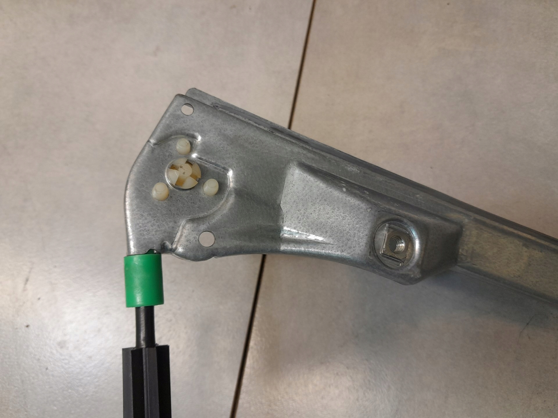 window regulator right front CLIO II 1.9 D 7700842240G