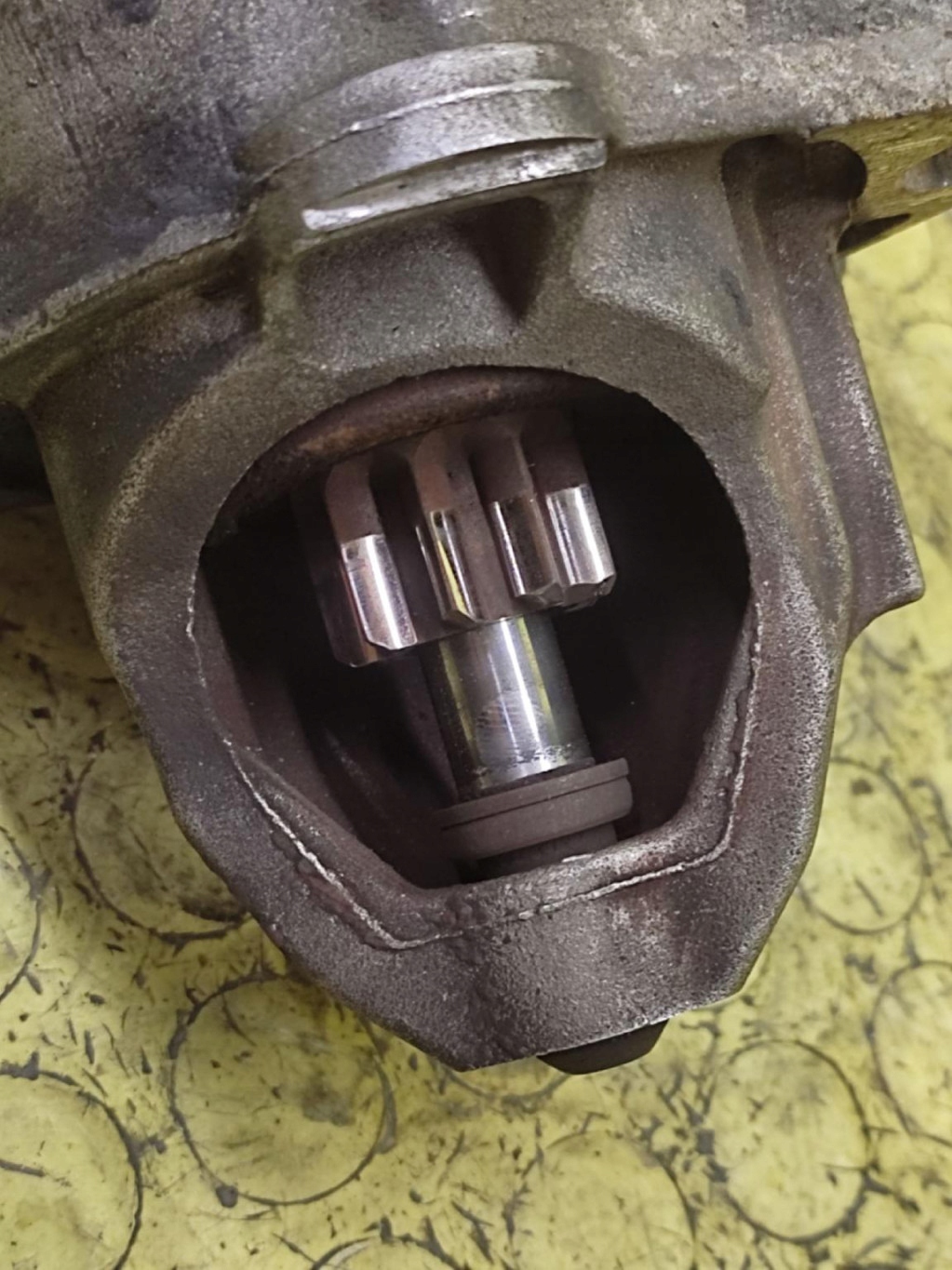 AUDI A4 B5 2.4 startér