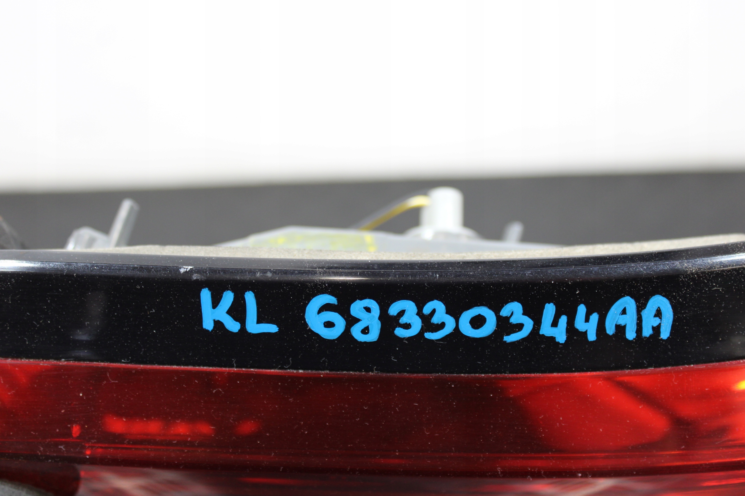light bonnet right rear part rear 68330344AA JEEP CHEROKEE V 5 KL