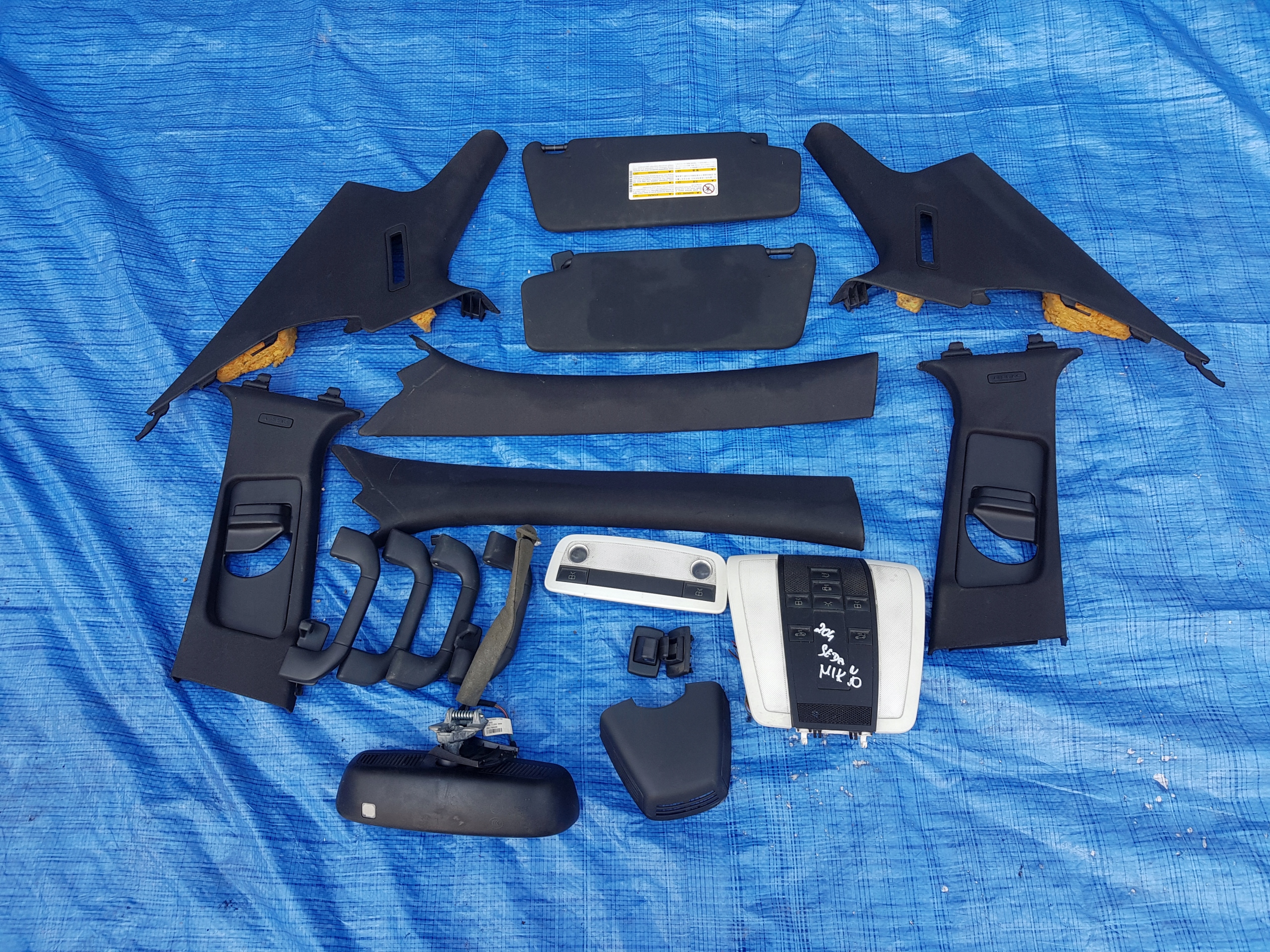 MERCEDES W204 AMG black, inner pillars light plastics KOMPLET