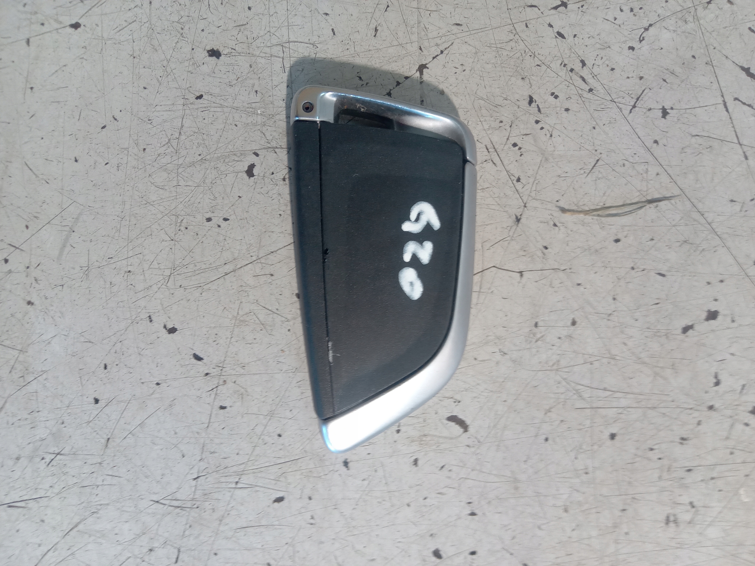 BMW 3 G20 брелок 8708335