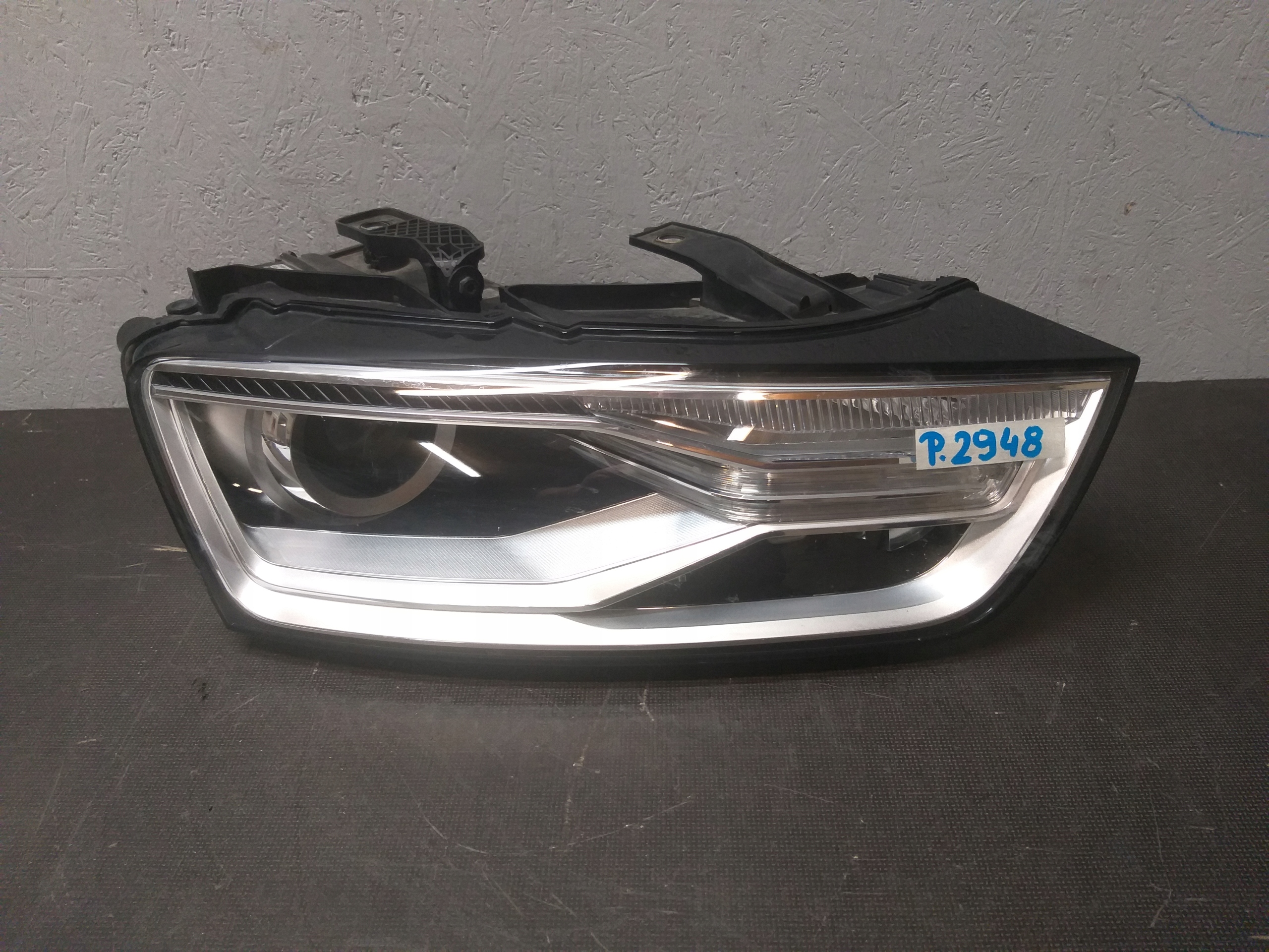 light front right AUDI Q3 XENON LED LIFT 14- 8U0941006C