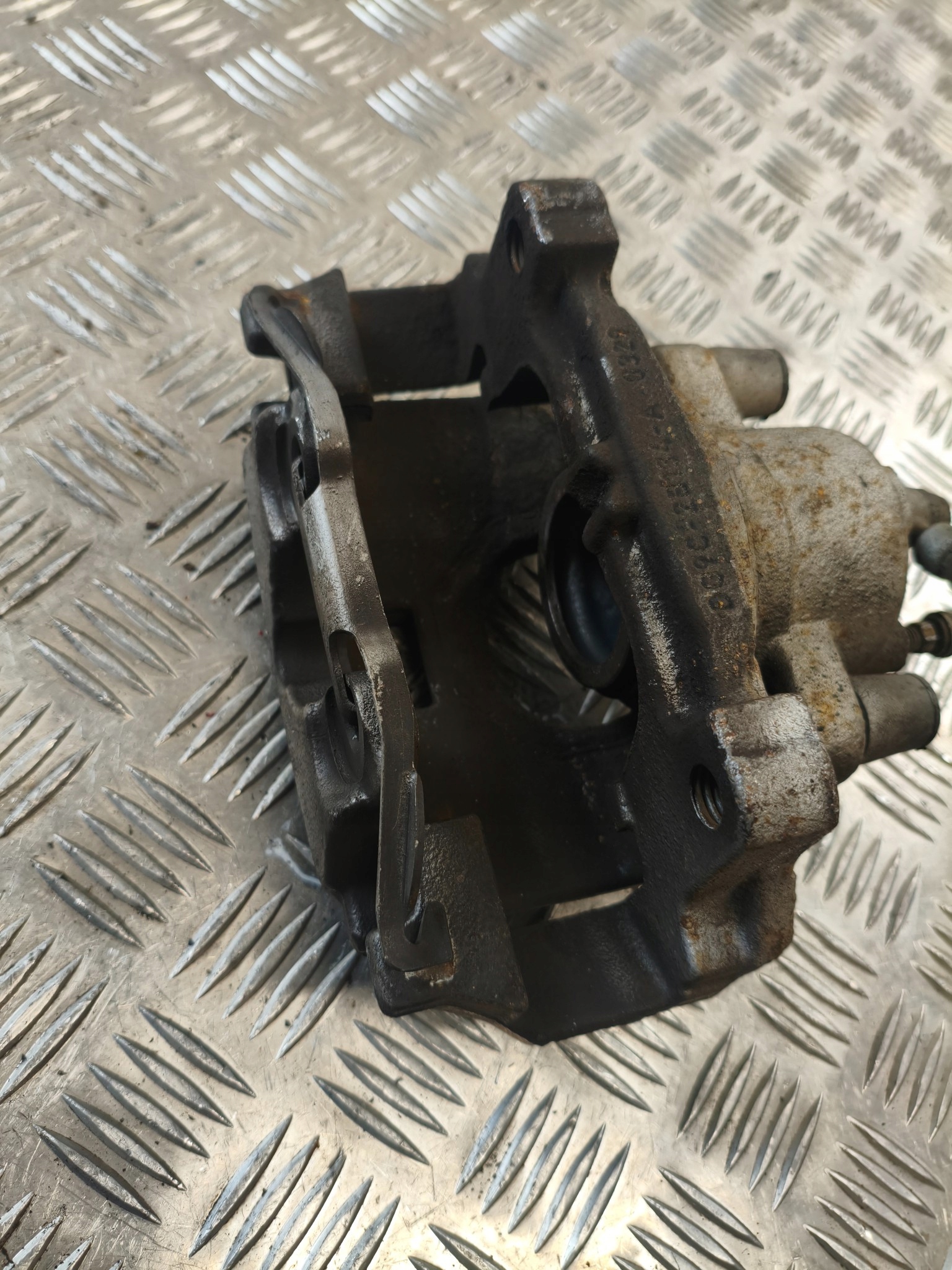caliper front right FORD FUSION MK5 2.0B