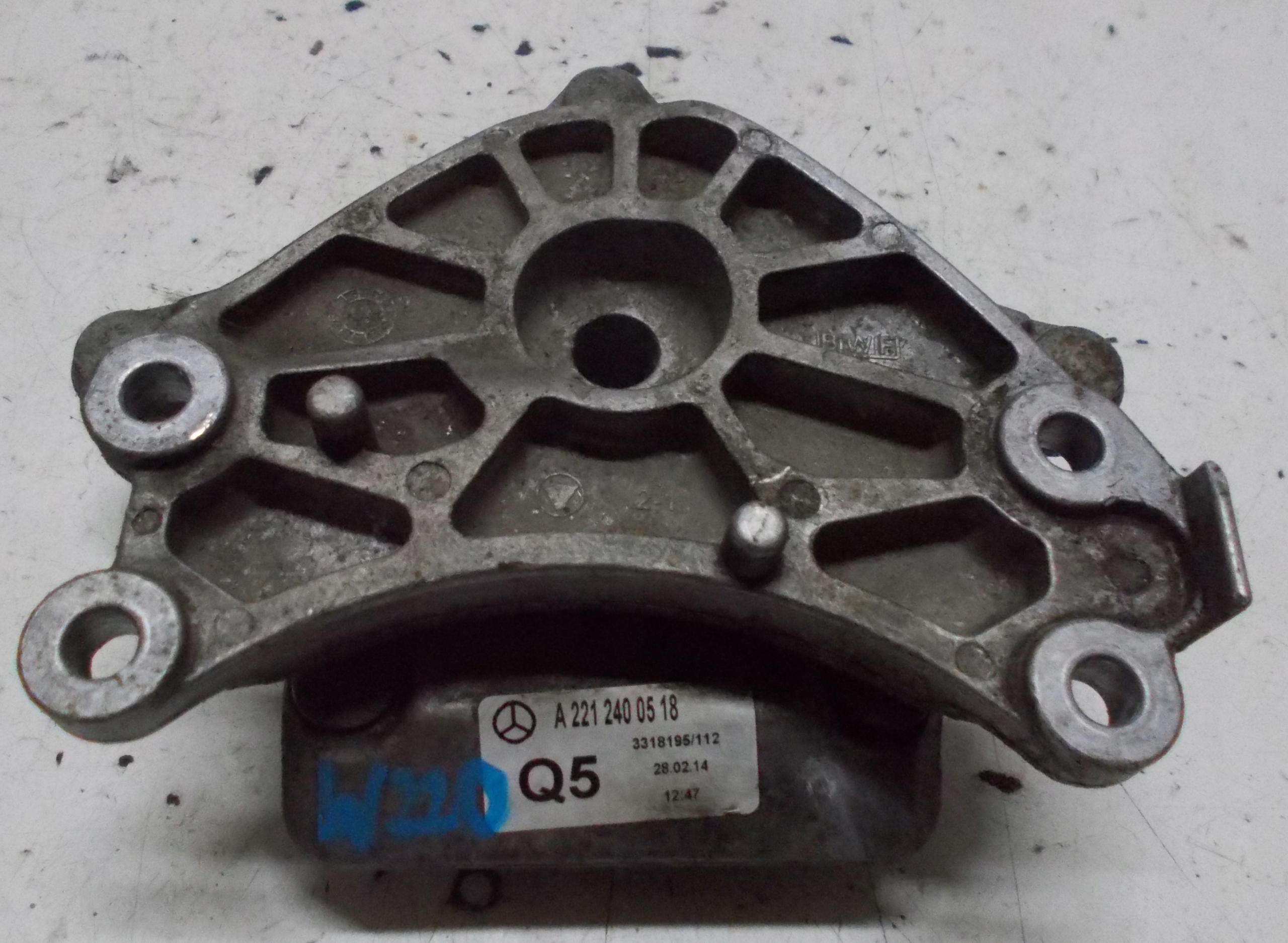 MERCEDES W 220 gearbox mount A2212400518
