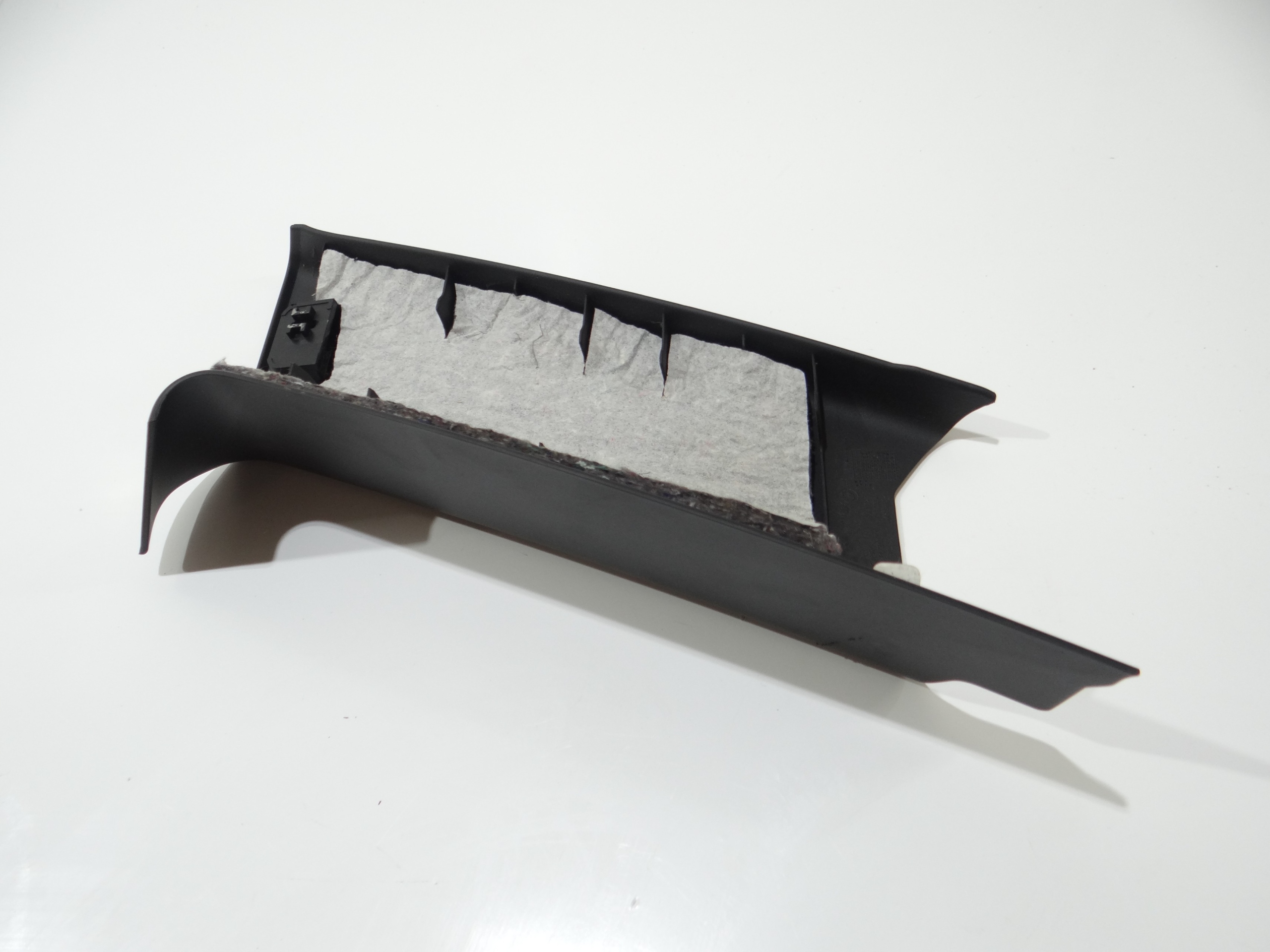cover side SLUPKA C right rear part BMW E91 7117476 (17898720)