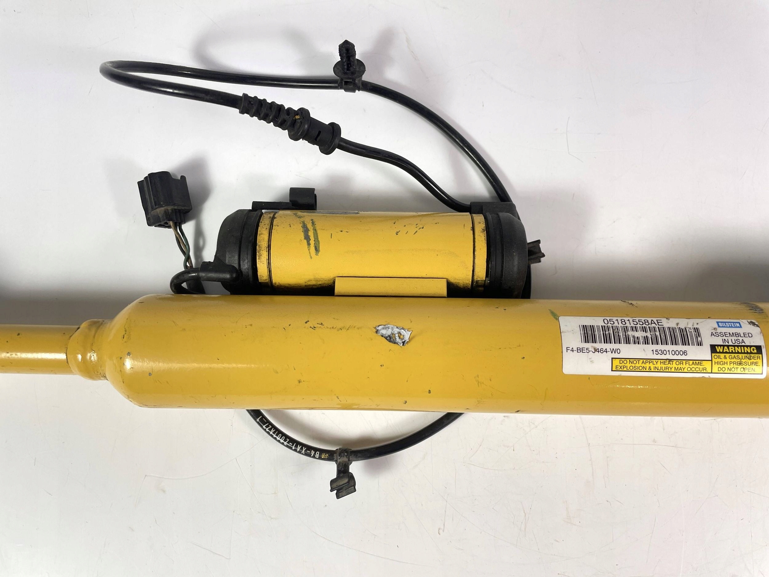 Dodge Challenger 2015-22 shock absorber aktywny left rear part